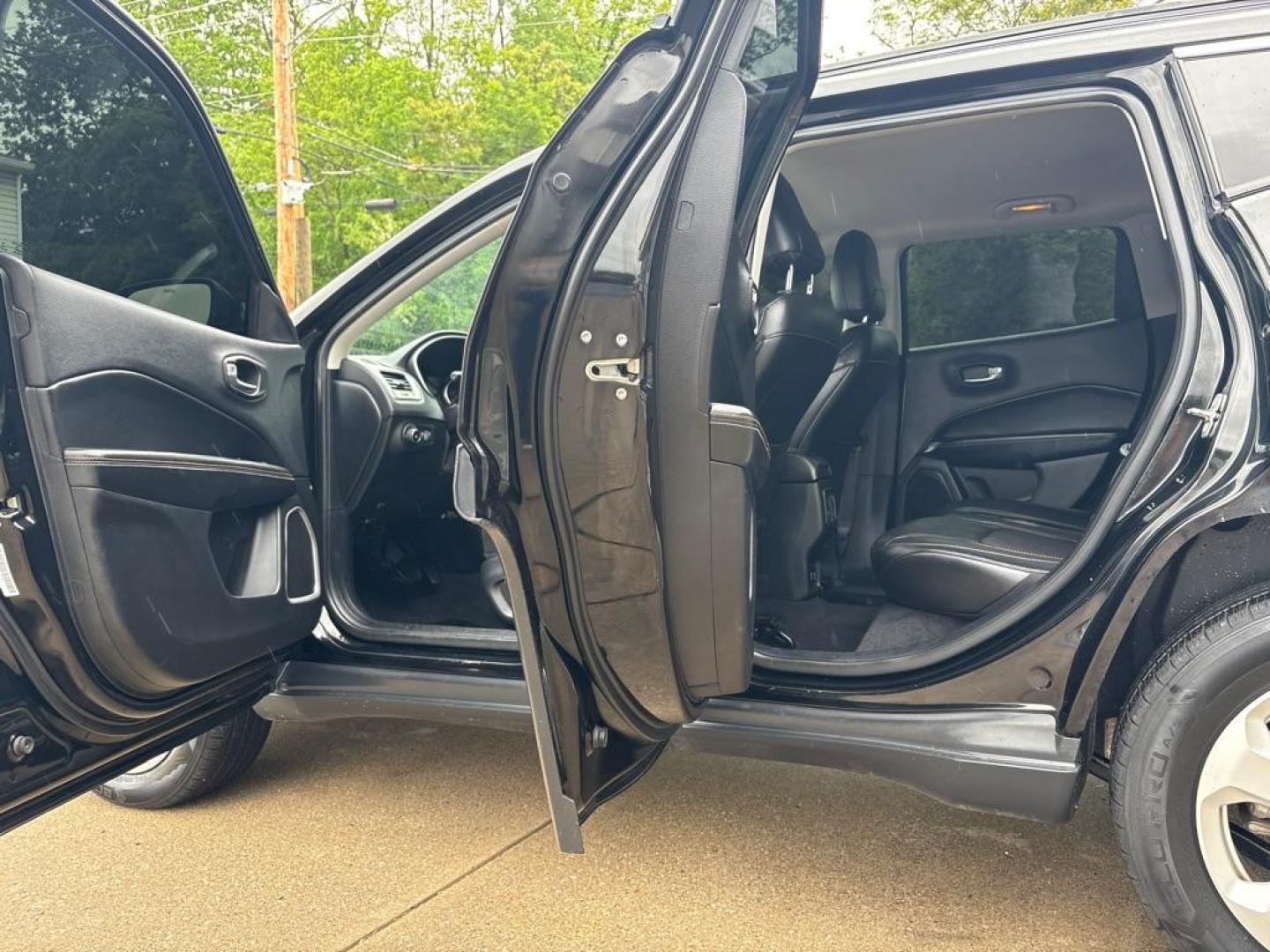 2018 BLACK JEEP COMPASS LATITUDE (3C4NJDBB0JT) with an 2.4L engine, Automatic transmission, located at 503 First Street, Canonsburg, PA, 15317, (724) 745-0566, 40.266006, -80.178413 - Photo#13