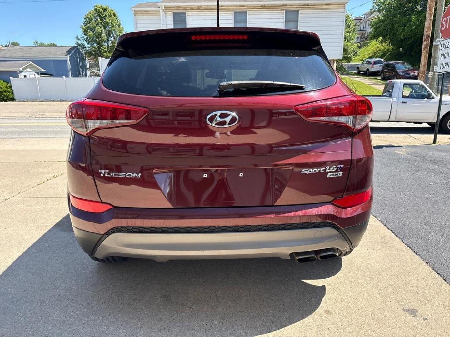 2016 RED HYUNDAI TUCSON LIMITED (KM8J3CA20GU) with an 1.6L engine, Automatic transmission, located at 503 First Street, Canonsburg, PA, 15317, (724) 745-0566, 40.266006, -80.178413 - Photo#3