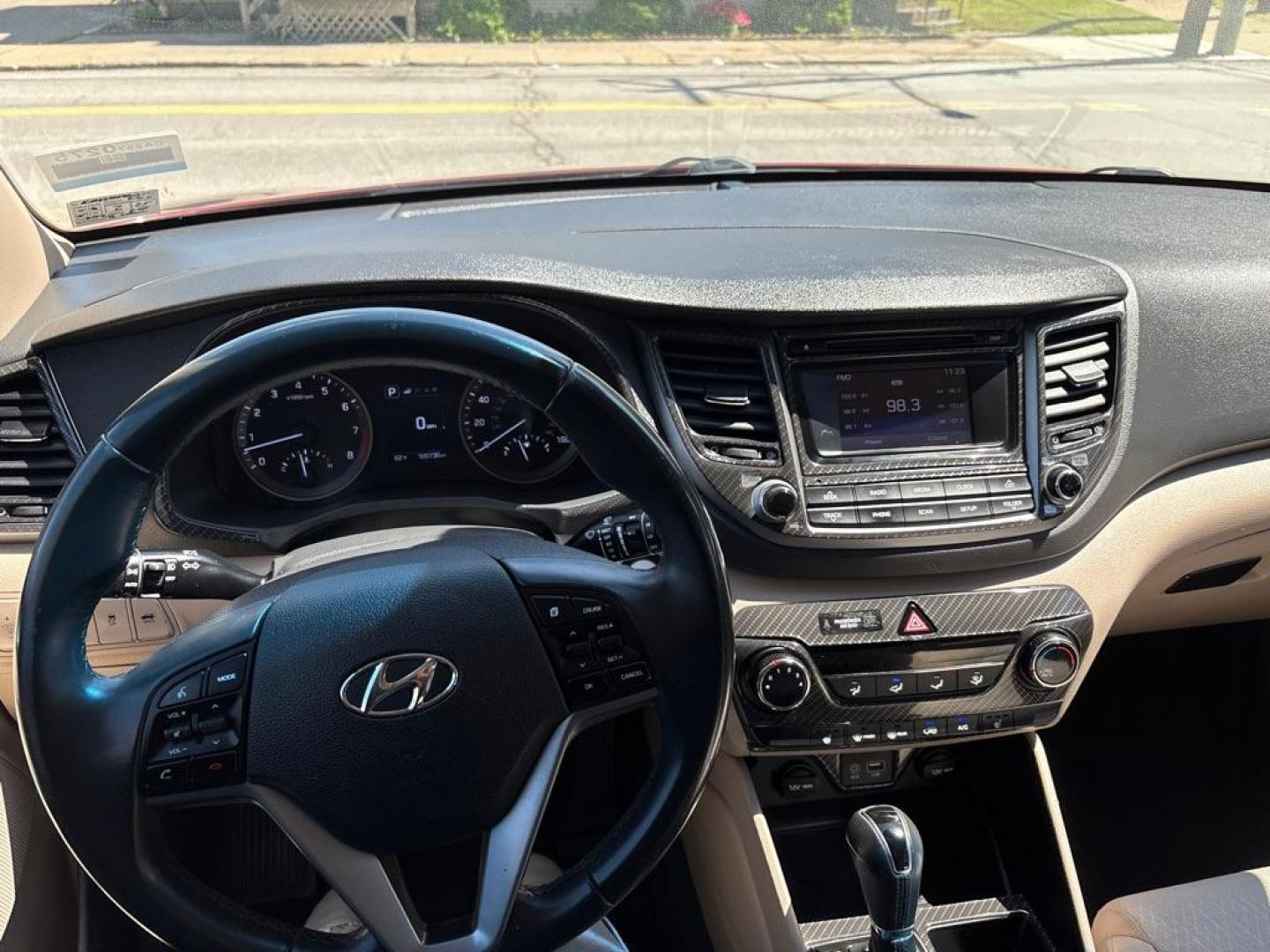 2016 RED HYUNDAI TUCSON LIMITED (KM8J3CA20GU) with an 1.6L engine, Automatic transmission, located at 503 First Street, Canonsburg, PA, 15317, (724) 745-0566, 40.266006, -80.178413 - Photo#25