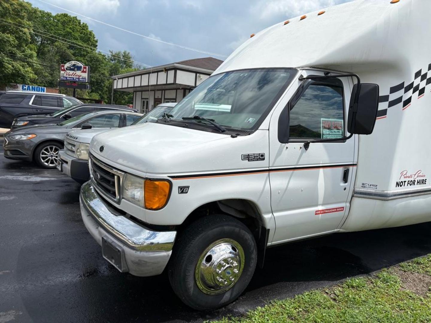 2000 WHITE FORD ECONOLINE E450 SUPER DUTY CUTAWAY VAN (1FDXE45F9YH) with an 7.3L engine, Automatic transmission, located at 503 First Street, Canonsburg, PA, 15317, (724) 745-0566, 40.266006, -80.178413 - Photo#15