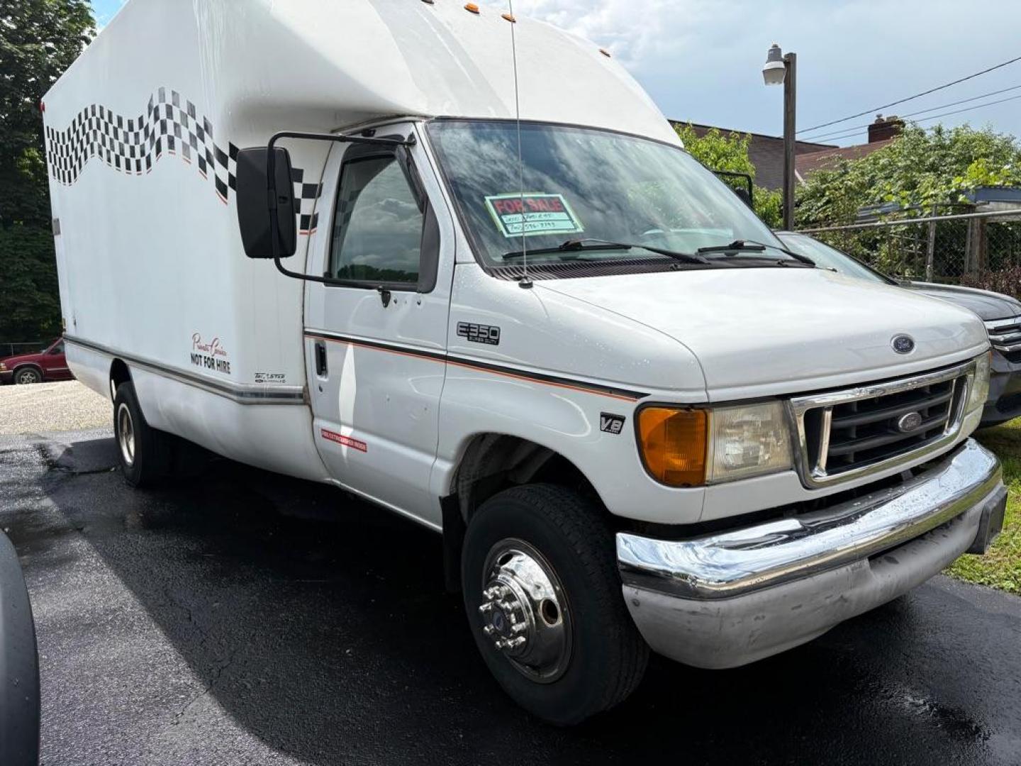 2000 WHITE FORD ECONOLINE E450 SUPER DUTY CUTAWAY VAN (1FDXE45F9YH) with an 7.3L engine, Automatic transmission, located at 503 First Street, Canonsburg, PA, 15317, (724) 745-0566, 40.266006, -80.178413 - Photo#16