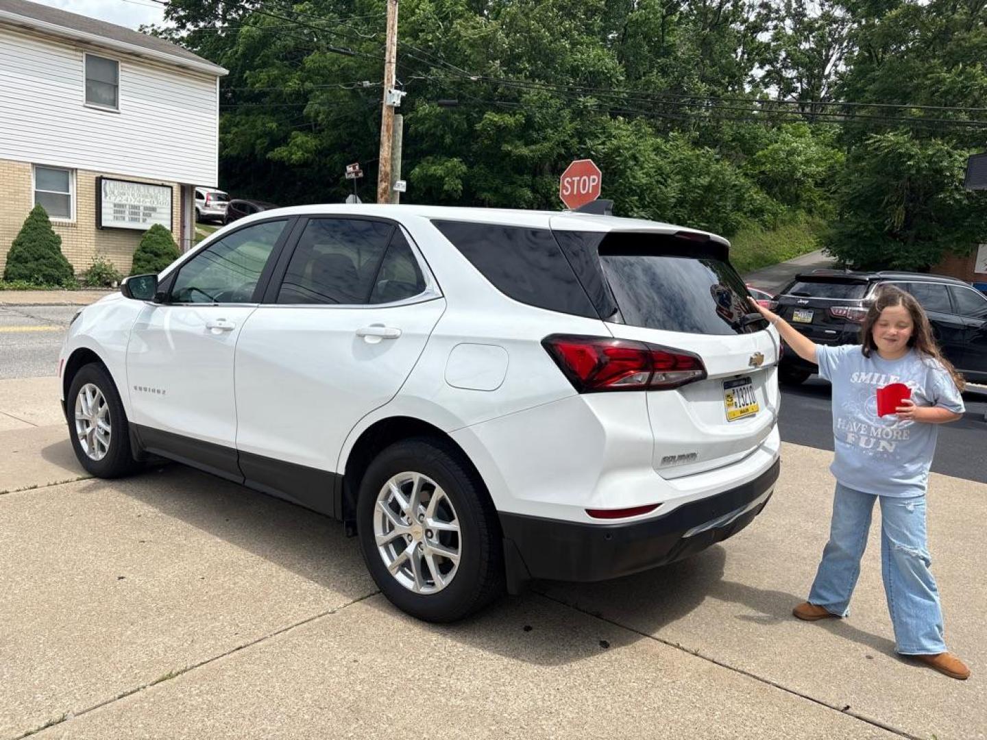 2024 WHITE CHEVROLET EQUINOX LT (3GNAXUEG3RS) with an 1.5L engine, Automatic transmission, located at 503 First Street, Canonsburg, PA, 15317, (724) 745-0566, 40.266006, -80.178413 - Photo#2