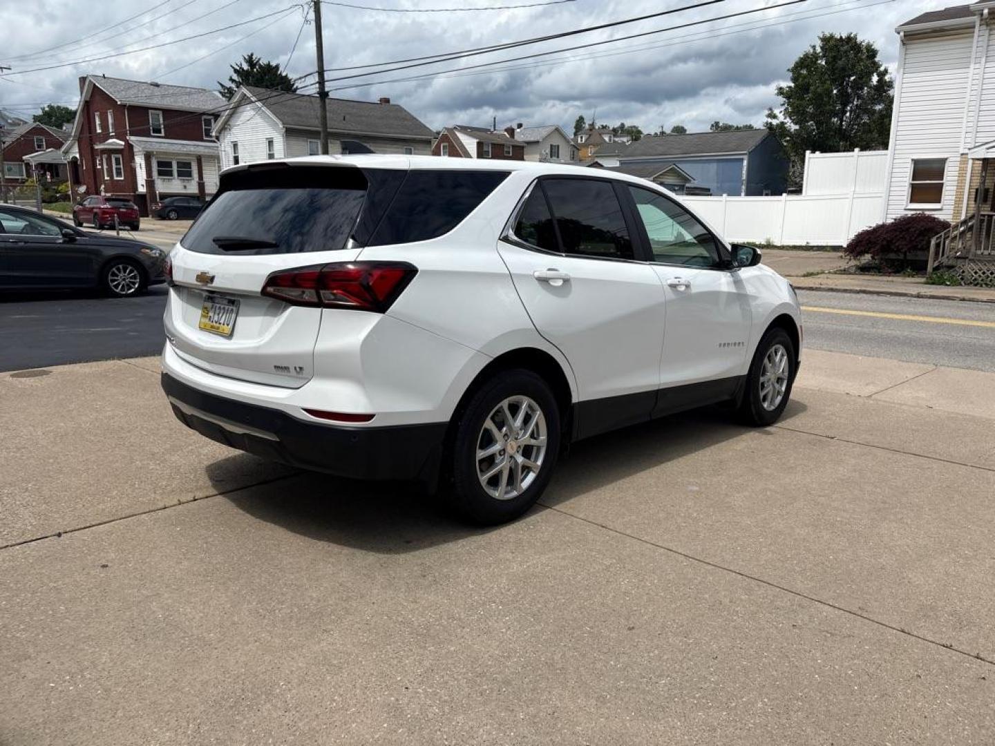2024 WHITE CHEVROLET EQUINOX LT (3GNAXUEG3RS) with an 1.5L engine, Automatic transmission, located at 503 First Street, Canonsburg, PA, 15317, (724) 745-0566, 40.266006, -80.178413 - Photo#4