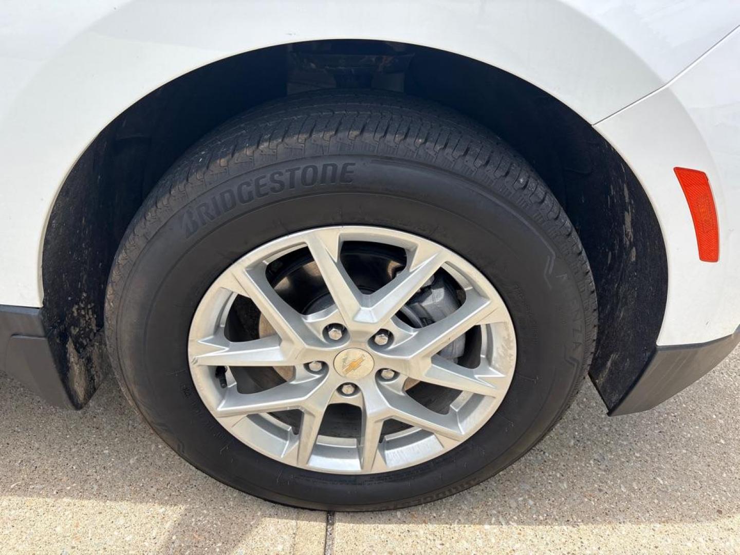 2024 WHITE CHEVROLET EQUINOX LT (3GNAXUEG3RS) with an 1.5L engine, Automatic transmission, located at 503 First Street, Canonsburg, PA, 15317, (724) 745-0566, 40.266006, -80.178413 - Photo#11