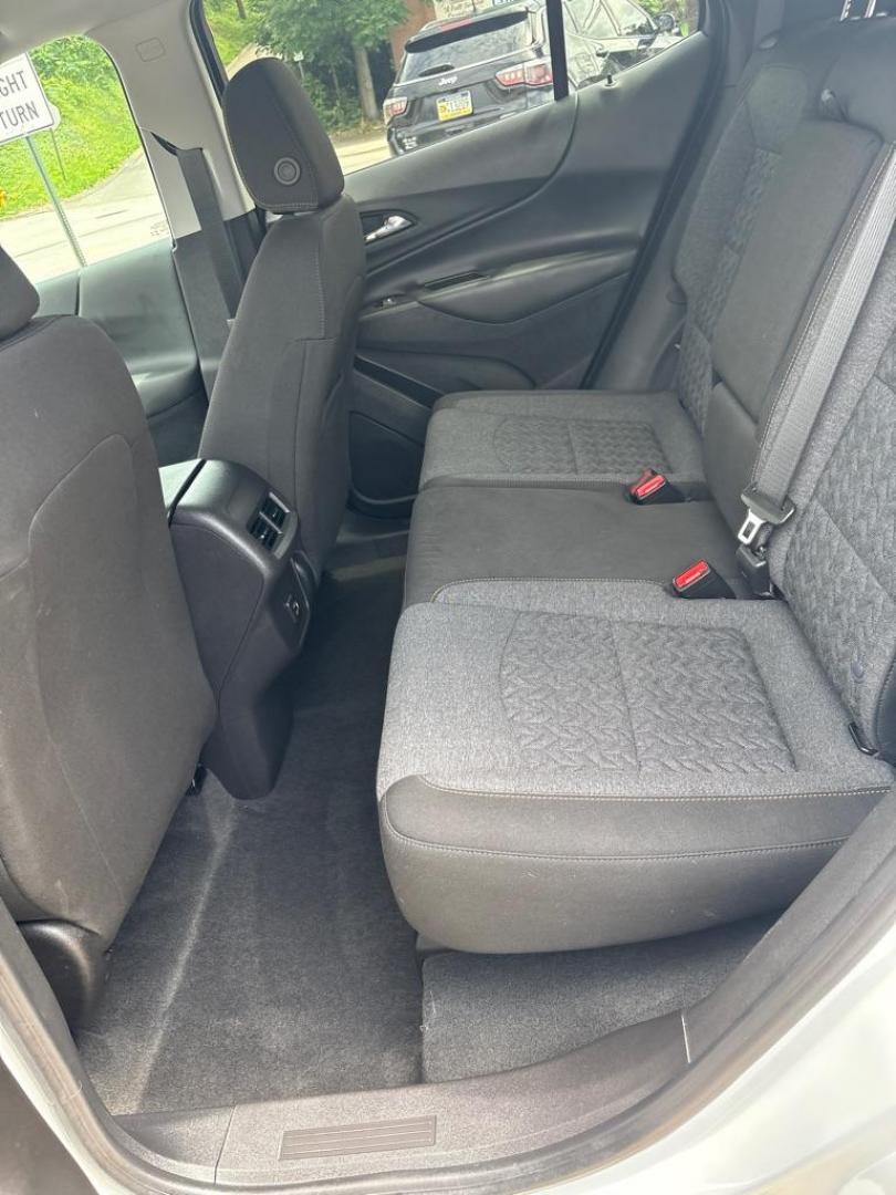 2024 WHITE CHEVROLET EQUINOX LT (3GNAXUEG3RS) with an 1.5L engine, Automatic transmission, located at 503 First Street, Canonsburg, PA, 15317, (724) 745-0566, 40.266006, -80.178413 - Photo#17