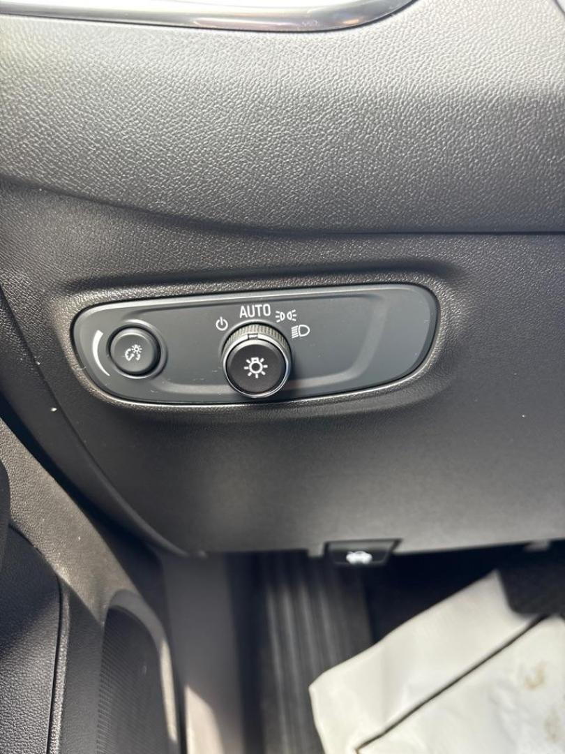 2024 WHITE CHEVROLET EQUINOX LT (3GNAXUEG3RS) with an 1.5L engine, Automatic transmission, located at 503 First Street, Canonsburg, PA, 15317, (724) 745-0566, 40.266006, -80.178413 - Photo#26