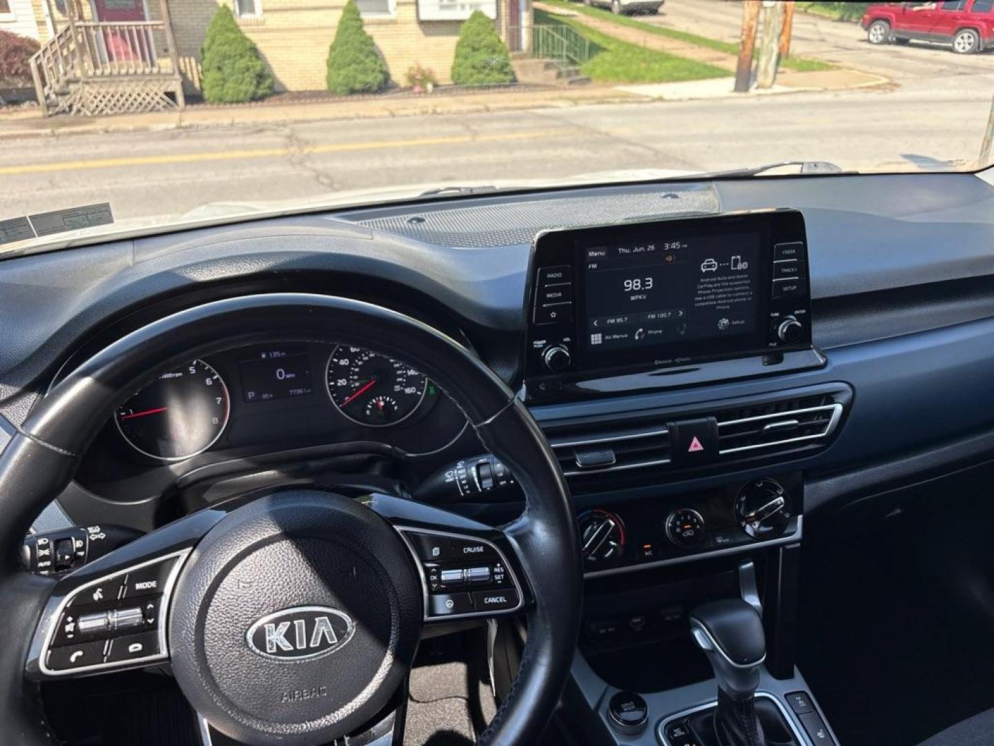 2021 WHITE KIA SELTOS S (KNDEUCAA0M7) with an 2.0L engine, Continuously Variable transmission, located at 503 First Street, Canonsburg, PA, 15317, (724) 745-0566, 40.266006, -80.178413 - Photo#24