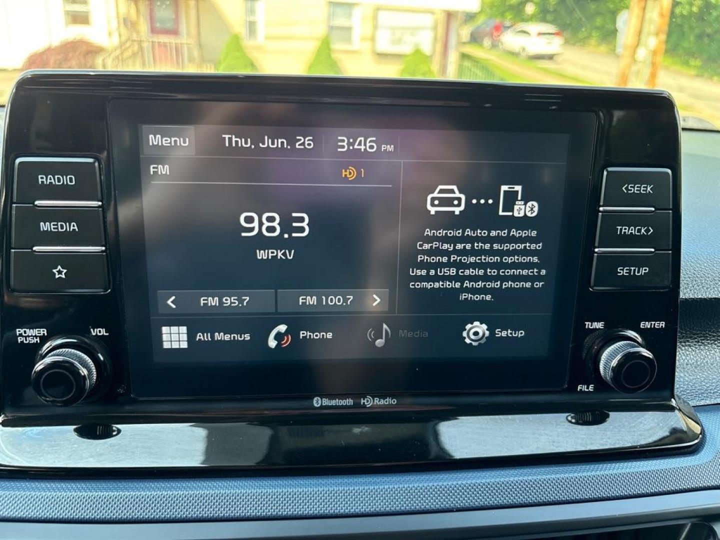 2021 WHITE KIA SELTOS S (KNDEUCAA0M7) with an 2.0L engine, Continuously Variable transmission, located at 503 First Street, Canonsburg, PA, 15317, (724) 745-0566, 40.266006, -80.178413 - Photo#29