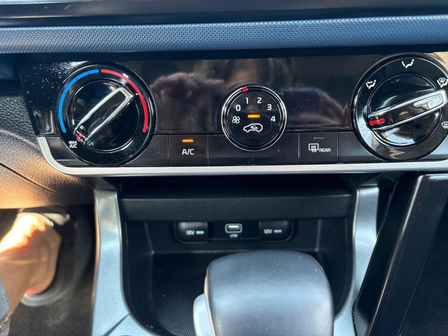 2021 WHITE KIA SELTOS S (KNDEUCAA0M7) with an 2.0L engine, Continuously Variable transmission, located at 503 First Street, Canonsburg, PA, 15317, (724) 745-0566, 40.266006, -80.178413 - Photo#30