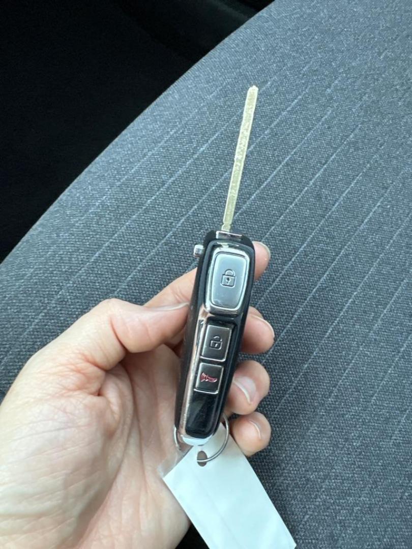 2021 WHITE KIA SELTOS S (KNDEUCAA0M7) with an 2.0L engine, Continuously Variable transmission, located at 503 First Street, Canonsburg, PA, 15317, (724) 745-0566, 40.266006, -80.178413 - Photo#36