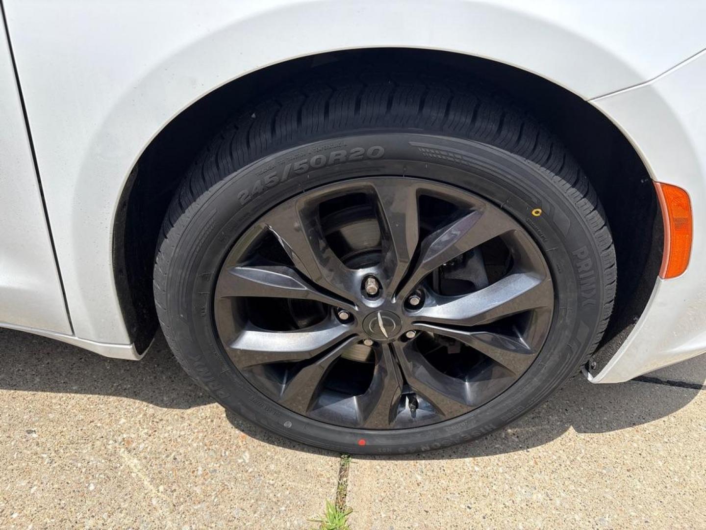 2020 WHITE CHRYSLER PACIFICA TOURING (2C4RC1FG6LR) with an 3.6L engine, Automatic transmission, located at 503 First Street, Canonsburg, PA, 15317, (724) 745-0566, 40.266006, -80.178413 - Photo#12