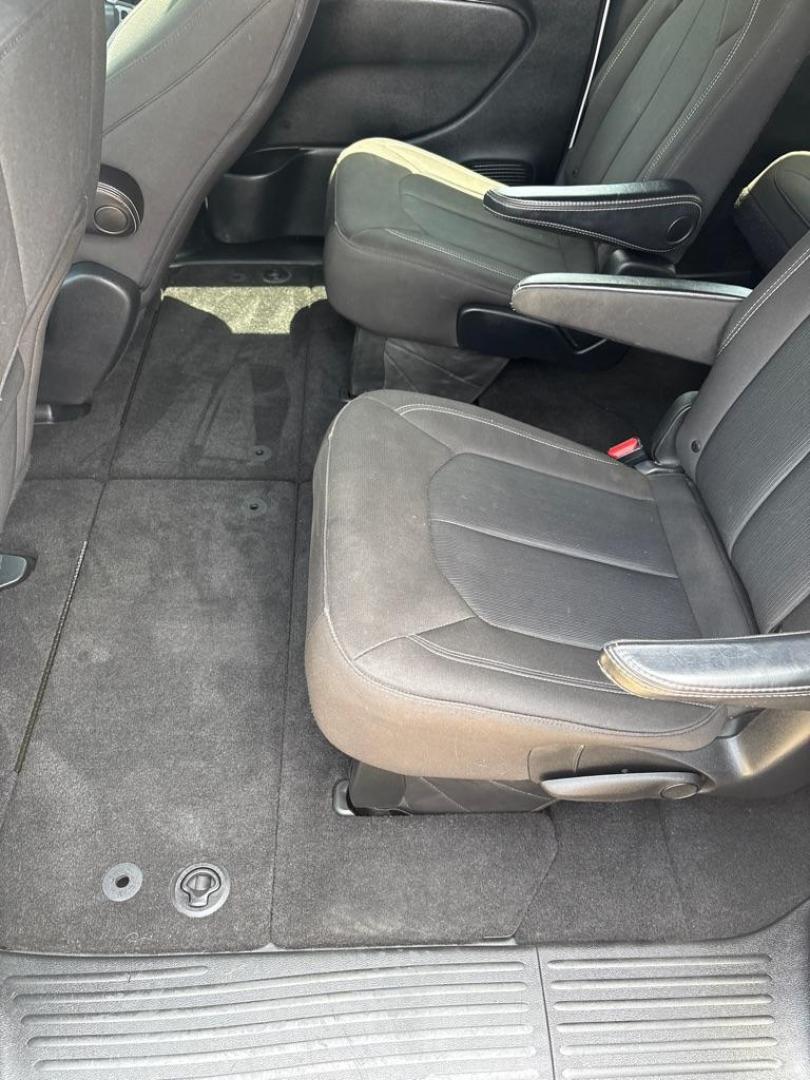 2020 WHITE CHRYSLER PACIFICA TOURING (2C4RC1FG6LR) with an 3.6L engine, Automatic transmission, located at 503 First Street, Canonsburg, PA, 15317, (724) 745-0566, 40.266006, -80.178413 - Photo#20