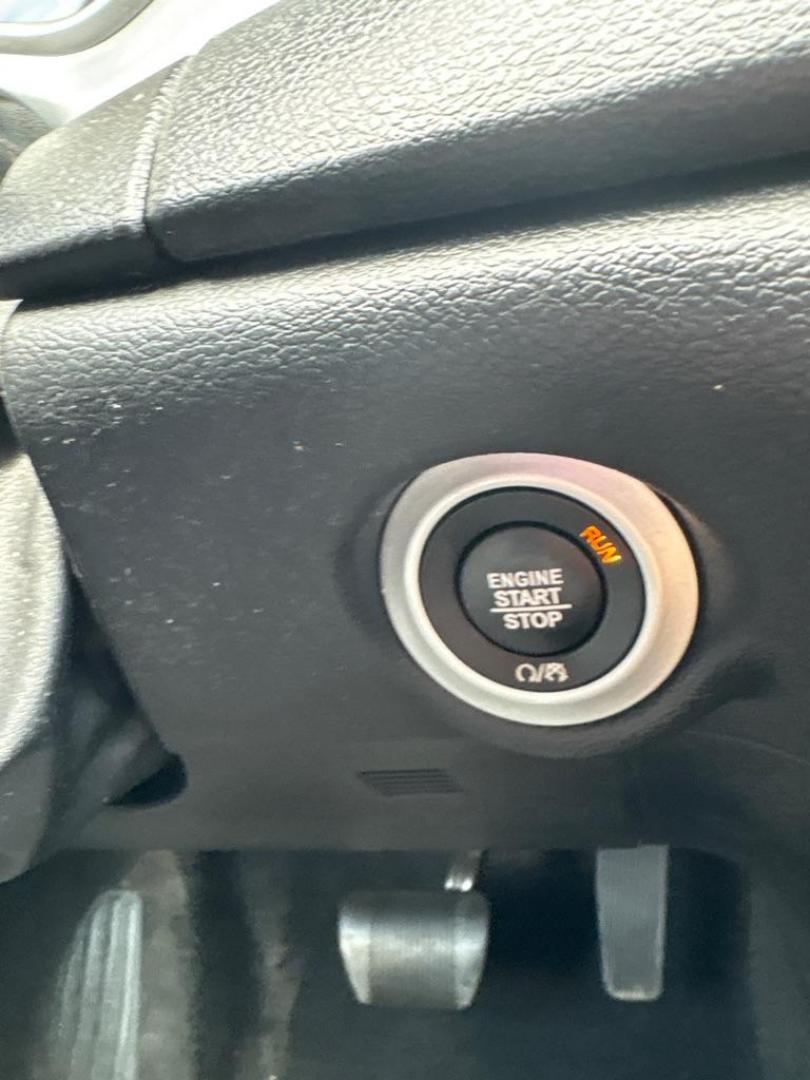 2020 WHITE CHRYSLER PACIFICA TOURING (2C4RC1FG6LR) with an 3.6L engine, Automatic transmission, located at 503 First Street, Canonsburg, PA, 15317, (724) 745-0566, 40.266006, -80.178413 - Photo#36