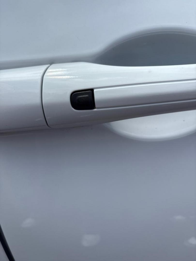 2020 WHITE CHRYSLER PACIFICA TOURING (2C4RC1FG6LR) with an 3.6L engine, Automatic transmission, located at 503 First Street, Canonsburg, PA, 15317, (724) 745-0566, 40.266006, -80.178413 - Photo#45