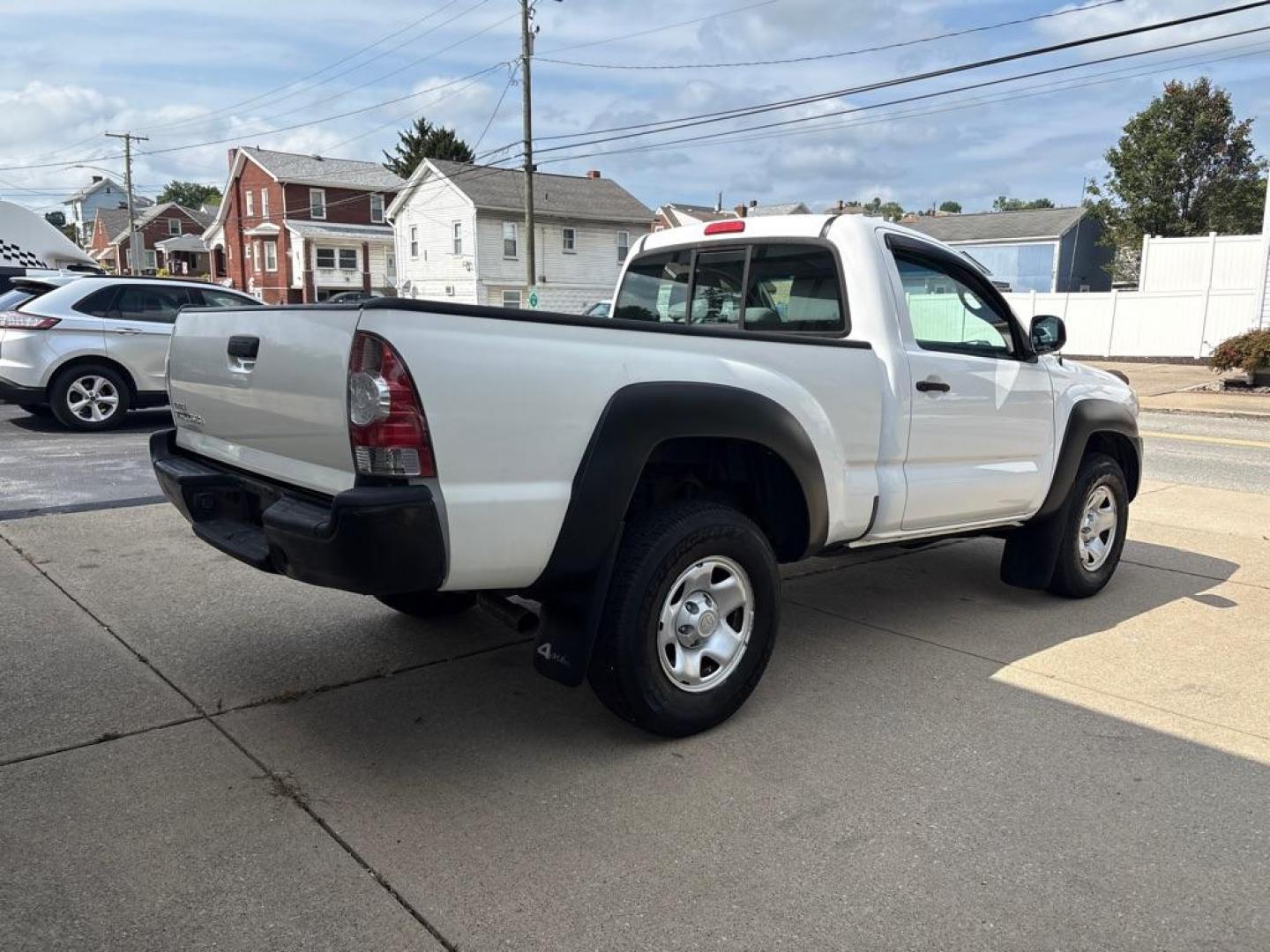 2011 WHITE TOYOTA TACOMA (5TFPX4EN5BX) with an 2.7L engine, Automatic transmission, located at 503 First Street, Canonsburg, PA, 15317, (724) 745-0566, 40.266006, -80.178413 - Photo#4