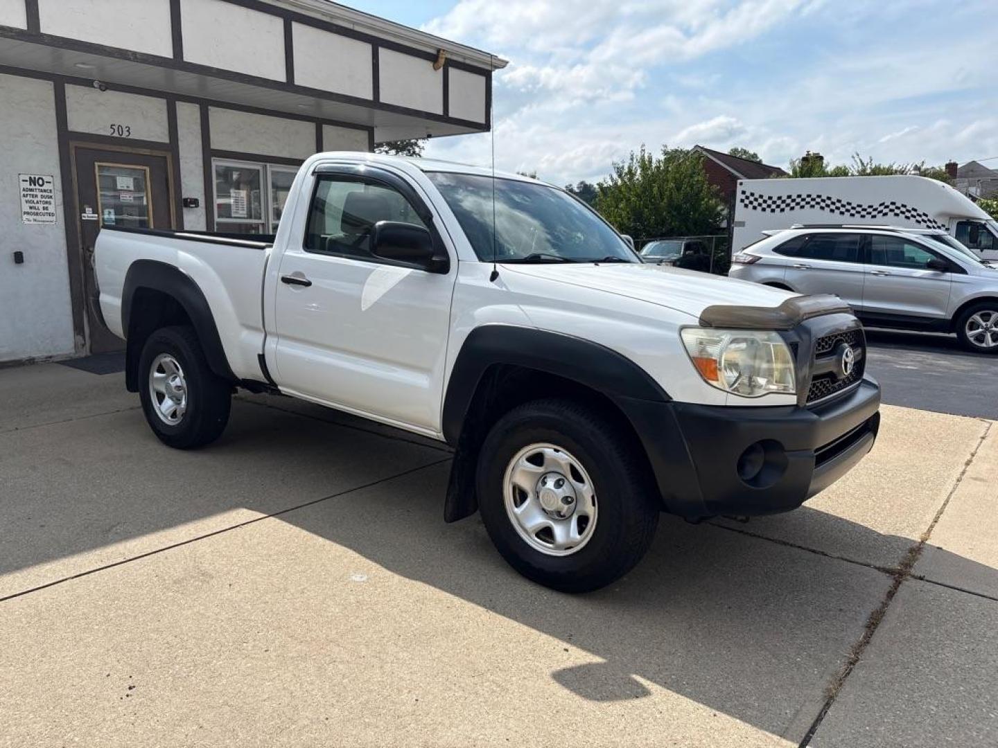 2011 WHITE TOYOTA TACOMA (5TFPX4EN5BX) with an 2.7L engine, Automatic transmission, located at 503 First Street, Canonsburg, PA, 15317, (724) 745-0566, 40.266006, -80.178413 - Photo#6