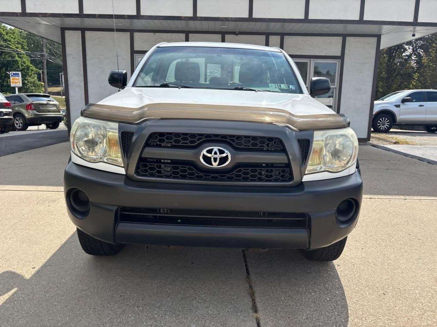 2011 WHITE TOYOTA TACOMA (5TFPX4EN5BX) with an 2.7L engine, Automatic transmission, located at 503 First Street, Canonsburg, PA, 15317, (724) 745-0566, 40.266006, -80.178413 - Photo#7