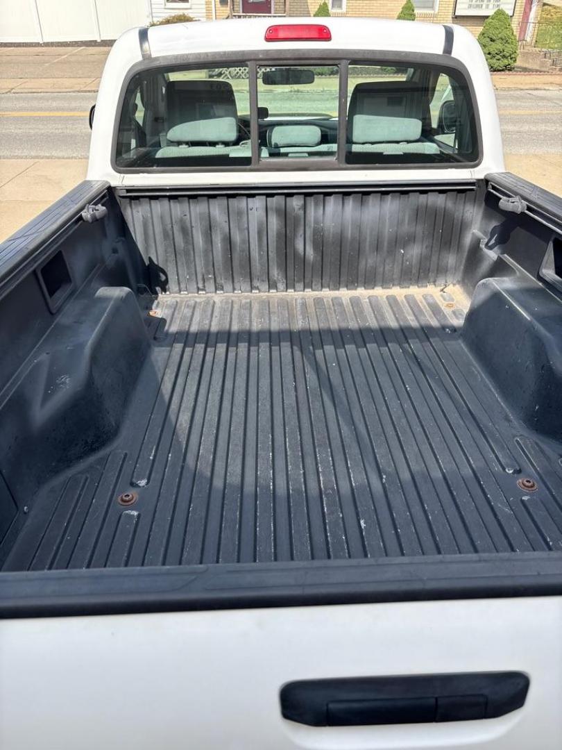 2011 WHITE TOYOTA TACOMA (5TFPX4EN5BX) with an 2.7L engine, Automatic transmission, located at 503 First Street, Canonsburg, PA, 15317, (724) 745-0566, 40.266006, -80.178413 - Photo#13