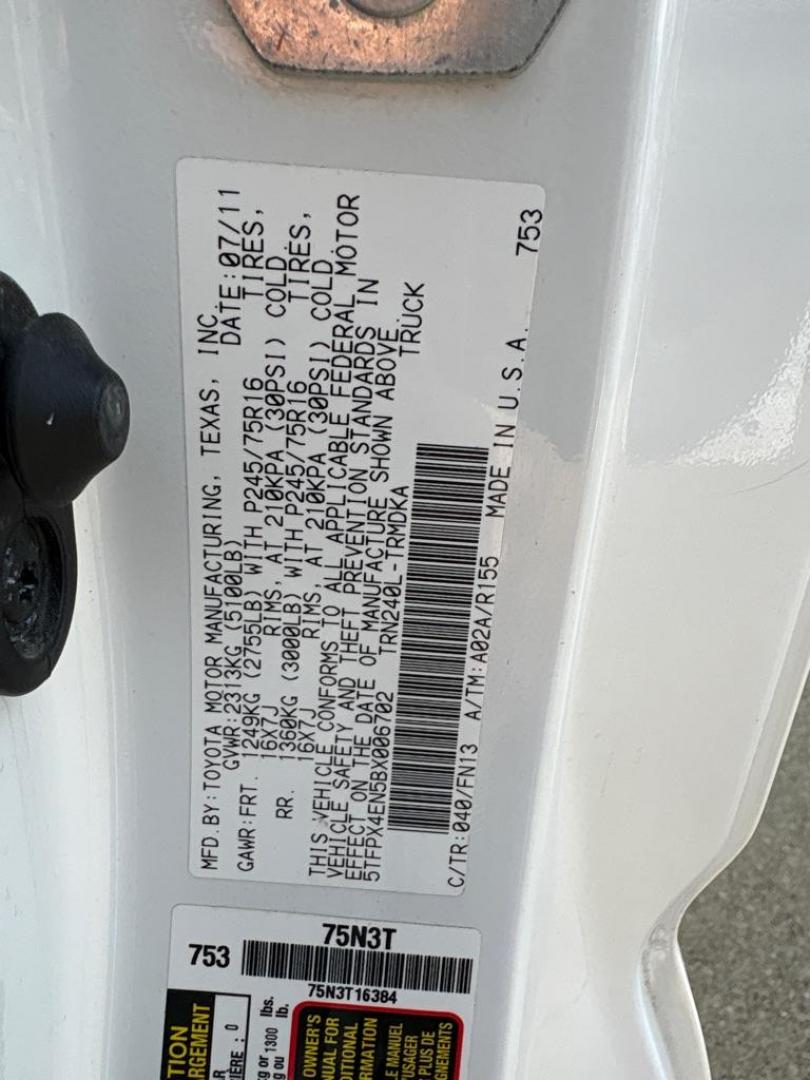 2011 WHITE TOYOTA TACOMA (5TFPX4EN5BX) with an 2.7L engine, Automatic transmission, located at 503 First Street, Canonsburg, PA, 15317, (724) 745-0566, 40.266006, -80.178413 - Photo#14