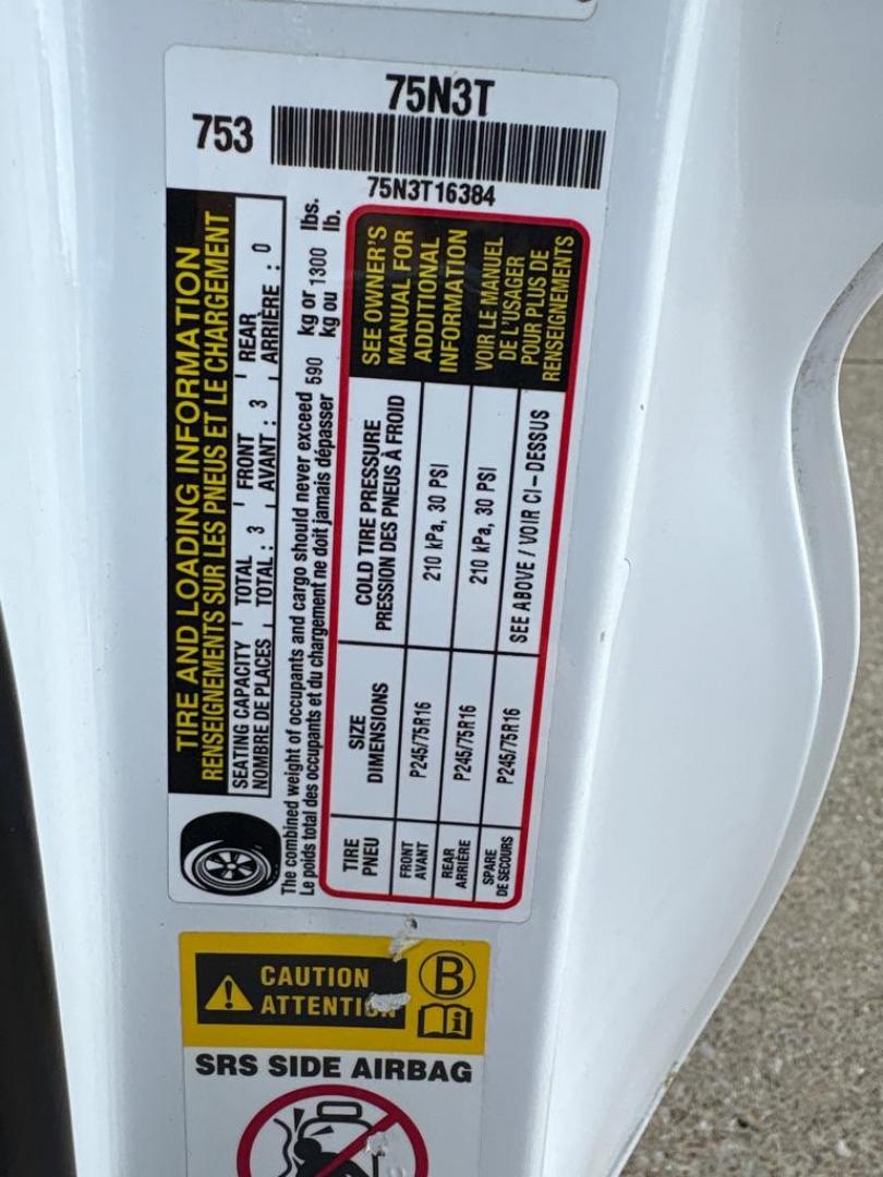 2011 WHITE TOYOTA TACOMA (5TFPX4EN5BX) with an 2.7L engine, Automatic transmission, located at 503 First Street, Canonsburg, PA, 15317, (724) 745-0566, 40.266006, -80.178413 - Photo#15