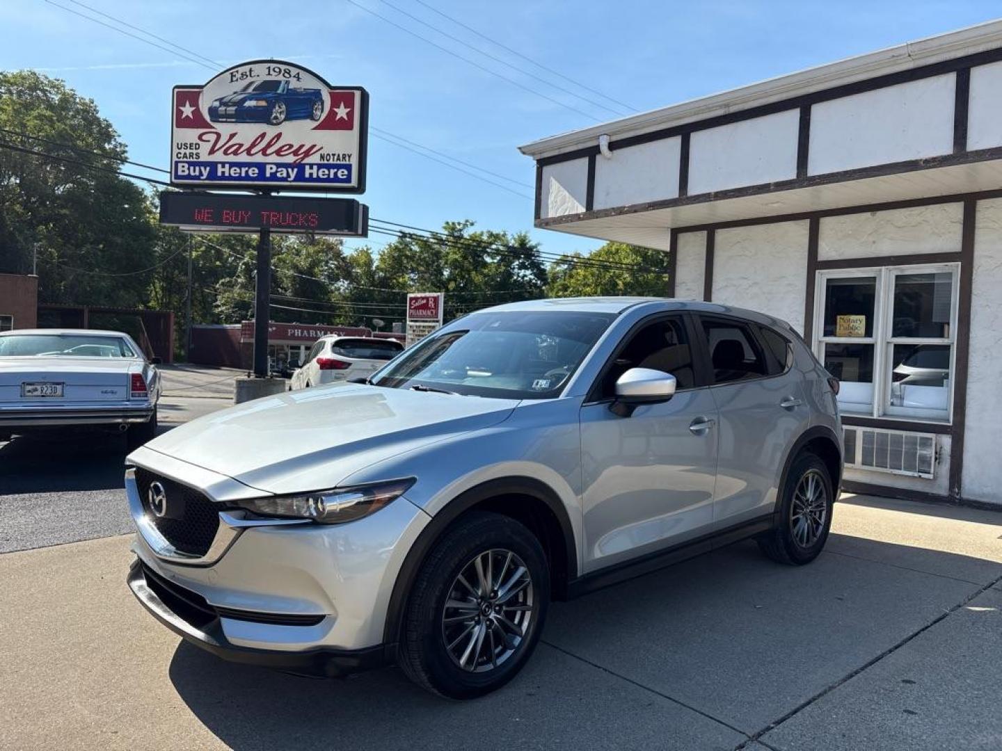 2018 SILVER MAZDA CX-5 SPORT (JM3KFBBM6J0) with an 2.5L engine, Automatic transmission, located at 503 First Street, Canonsburg, PA, 15317, (724) 745-0566, 40.266006, -80.178413 - CAR FAX AVAILABLE! 4 NEW TIRES, AM/FM/BLUETOOTH/USB, TOUCH SCREEN, PUSH START, CRUISE CONTROL, CLOTH INTERIOR WE FINANCE! FAST AND EASY APPROVALS! CALL US OR APPLY ONLINE: 724-745-0566 OFFICE WWW.USEDCARSCANONSBURGPA.COM AFTER HOURS QUESTIONS? TEXT US! 724-825-1817 - Photo#0