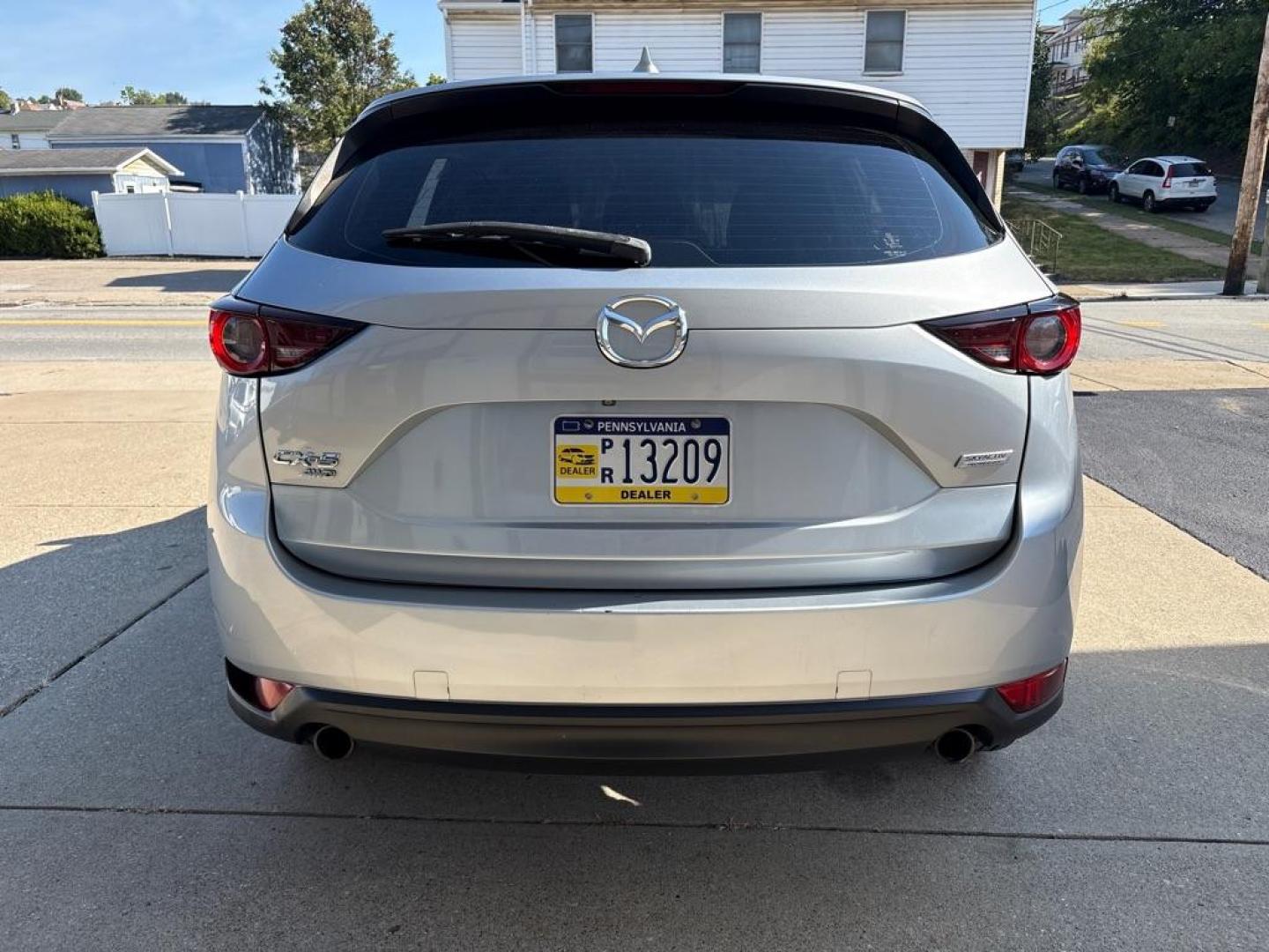 2018 SILVER MAZDA CX-5 SPORT (JM3KFBBM6J0) with an 2.5L engine, Automatic transmission, located at 503 First Street, Canonsburg, PA, 15317, (724) 745-0566, 40.266006, -80.178413 - CAR FAX AVAILABLE! 4 NEW TIRES, AM/FM/BLUETOOTH/USB, TOUCH SCREEN, PUSH START, CRUISE CONTROL, CLOTH INTERIOR WE FINANCE! FAST AND EASY APPROVALS! CALL US OR APPLY ONLINE: 724-745-0566 OFFICE WWW.USEDCARSCANONSBURGPA.COM AFTER HOURS QUESTIONS? TEXT US! 724-825-1817 - Photo#3