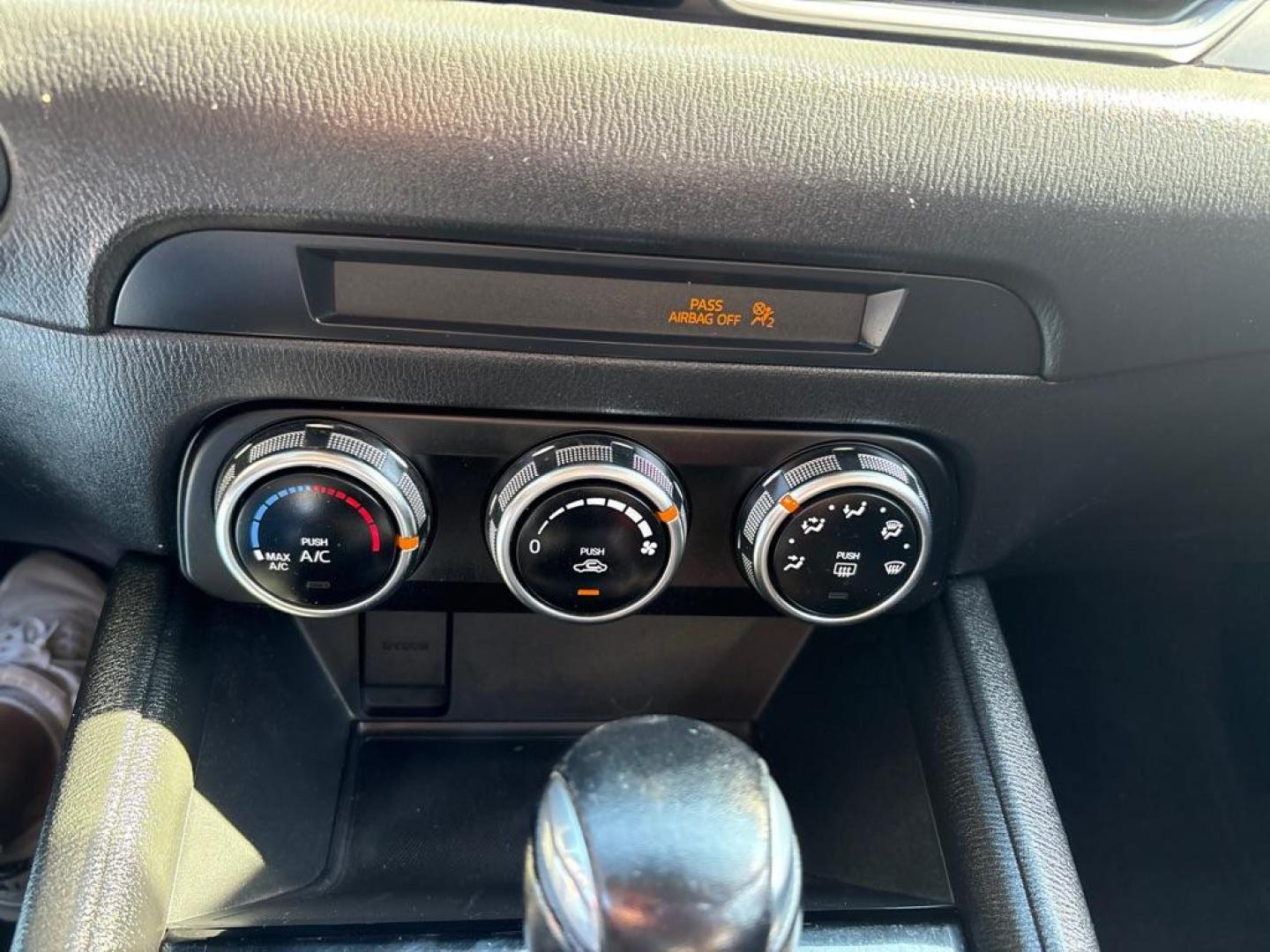 2018 SILVER MAZDA CX-5 SPORT (JM3KFBBM6J0) with an 2.5L engine, Automatic transmission, located at 503 First Street, Canonsburg, PA, 15317, (724) 745-0566, 40.266006, -80.178413 - CAR FAX AVAILABLE! 4 NEW TIRES, AM/FM/BLUETOOTH/USB, TOUCH SCREEN, PUSH START, CRUISE CONTROL, CLOTH INTERIOR WE FINANCE! FAST AND EASY APPROVALS! CALL US OR APPLY ONLINE: 724-745-0566 OFFICE WWW.USEDCARSCANONSBURGPA.COM AFTER HOURS QUESTIONS? TEXT US! 724-825-1817 - Photo#27