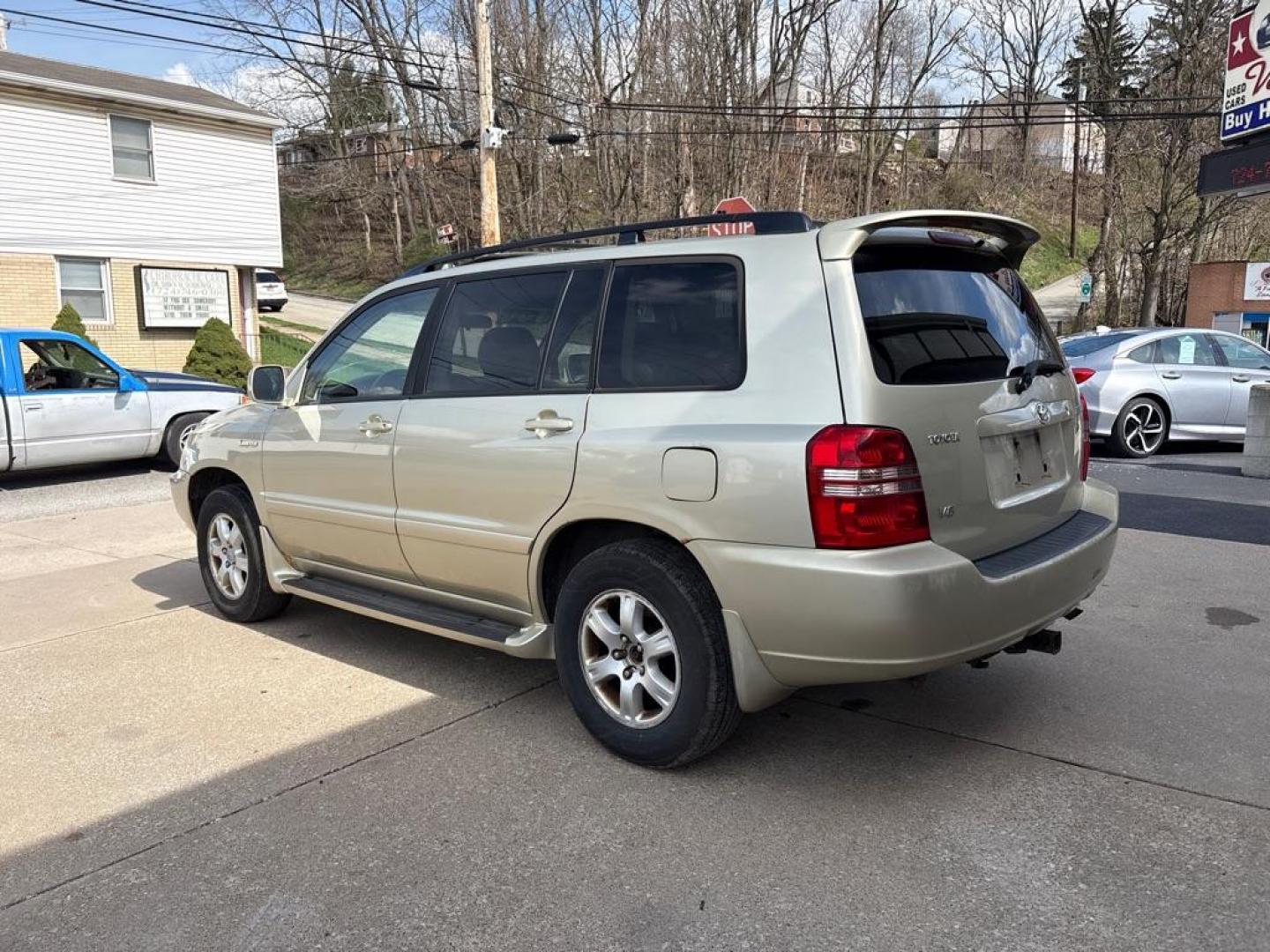 2003 GOLD TOYOTA HIGHLANDER LIMITED (JTEHF21A830) with an 3.0L engine, Automatic transmission, located at 503 First Street, Canonsburg, PA, 15317, (724) 745-0566, 40.266006, -80.178413 - CAR FAX AVAILABLE! AWD AS-IS! NO PA INSPECTION! CAUTION: CHECK ENGINE LIGHT ON! THIS VEHICLE DOES NOT QUILIFY FOR FINANCING, CASH ONLY SALE 724-745-0566 OFFICE WWW.USEDCARSCANONSBURGPA.COM AFTER HOURS QUESTIONS? TEXT US! 724-825-1817 FAQ's: Does it run? YES Will you finance this vehicle? NO - Photo#2
