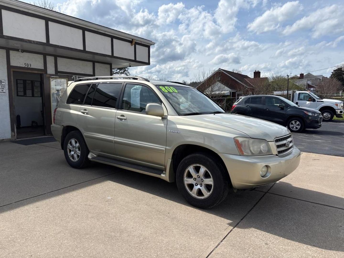 2003 GOLD TOYOTA HIGHLANDER LIMITED (JTEHF21A830) with an 3.0L engine, Automatic transmission, located at 503 First Street, Canonsburg, PA, 15317, (724) 745-0566, 40.266006, -80.178413 - CAR FAX AVAILABLE! AWD AS-IS! NO PA INSPECTION! CAUTION: CHECK ENGINE LIGHT ON! THIS VEHICLE DOES NOT QUILIFY FOR FINANCING, CASH ONLY SALE 724-745-0566 OFFICE WWW.USEDCARSCANONSBURGPA.COM AFTER HOURS QUESTIONS? TEXT US! 724-825-1817 FAQ's: Does it run? YES Will you finance this vehicle? NO - Photo#6
