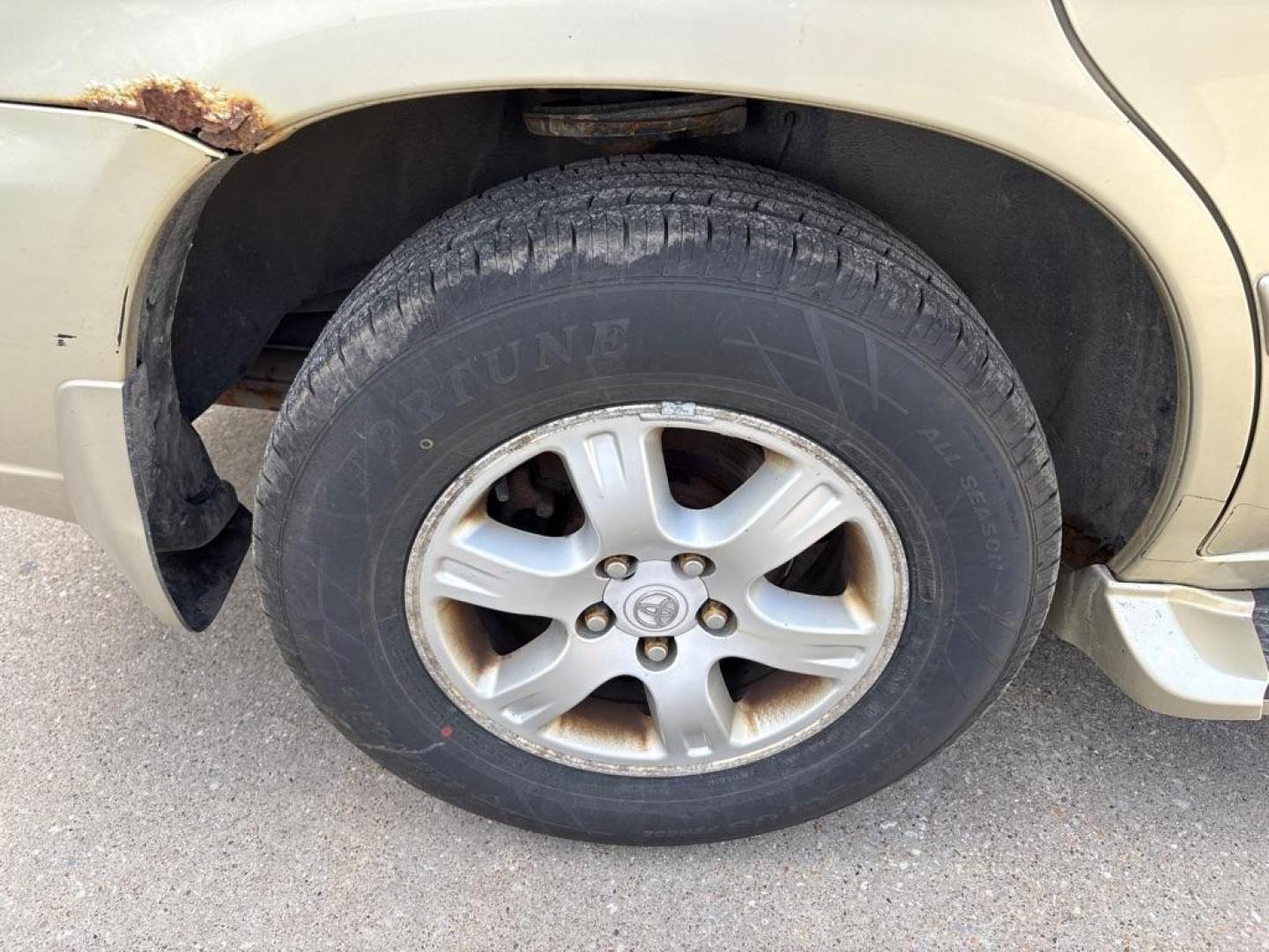 2003 GOLD TOYOTA HIGHLANDER LIMITED (JTEHF21A830) with an 3.0L engine, Automatic transmission, located at 503 First Street, Canonsburg, PA, 15317, (724) 745-0566, 40.266006, -80.178413 - CAR FAX AVAILABLE! AWD AS-IS! NO PA INSPECTION! CAUTION: CHECK ENGINE LIGHT ON! THIS VEHICLE DOES NOT QUILIFY FOR FINANCING, CASH ONLY SALE 724-745-0566 OFFICE WWW.USEDCARSCANONSBURGPA.COM AFTER HOURS QUESTIONS? TEXT US! 724-825-1817 FAQ's: Does it run? YES Will you finance this vehicle? NO - Photo#11