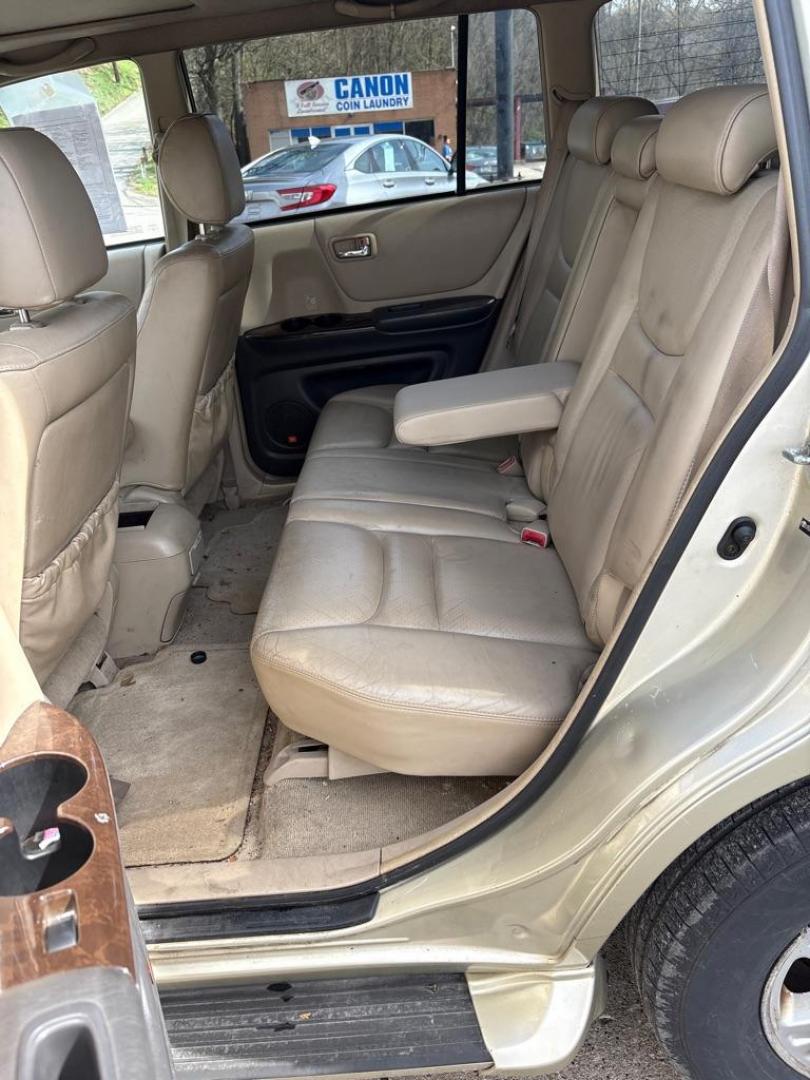 2003 GOLD TOYOTA HIGHLANDER LIMITED (JTEHF21A830) with an 3.0L engine, Automatic transmission, located at 503 First Street, Canonsburg, PA, 15317, (724) 745-0566, 40.266006, -80.178413 - CAR FAX AVAILABLE! AWD AS-IS! NO PA INSPECTION! CAUTION: CHECK ENGINE LIGHT ON! THIS VEHICLE DOES NOT QUILIFY FOR FINANCING, CASH ONLY SALE 724-745-0566 OFFICE WWW.USEDCARSCANONSBURGPA.COM AFTER HOURS QUESTIONS? TEXT US! 724-825-1817 FAQ's: Does it run? YES Will you finance this vehicle? NO - Photo#17