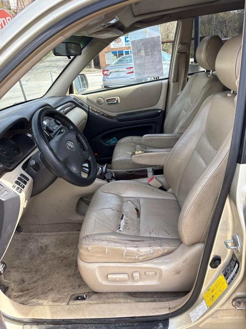 2003 GOLD TOYOTA HIGHLANDER LIMITED (JTEHF21A830) with an 3.0L engine, Automatic transmission, located at 503 First Street, Canonsburg, PA, 15317, (724) 745-0566, 40.266006, -80.178413 - CAR FAX AVAILABLE! AWD AS-IS! NO PA INSPECTION! CAUTION: CHECK ENGINE LIGHT ON! THIS VEHICLE DOES NOT QUILIFY FOR FINANCING, CASH ONLY SALE 724-745-0566 OFFICE WWW.USEDCARSCANONSBURGPA.COM AFTER HOURS QUESTIONS? TEXT US! 724-825-1817 FAQ's: Does it run? YES Will you finance this vehicle? NO - Photo#18