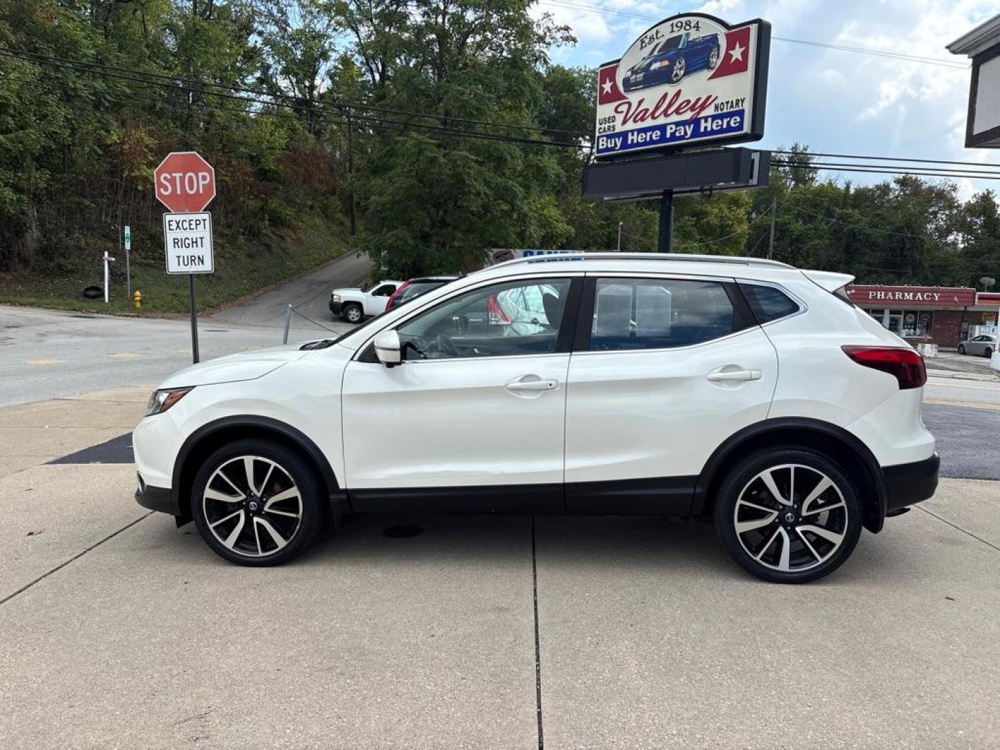 2017 WHITE NISSAN ROGUE SPORT S (JN1BJ1CR4HW) with an 2.0L engine, Continuously Variable transmission, located at 503 First Street, Canonsburg, PA, 15317, (724) 745-0566, 40.266006, -80.178413 - Photo#1