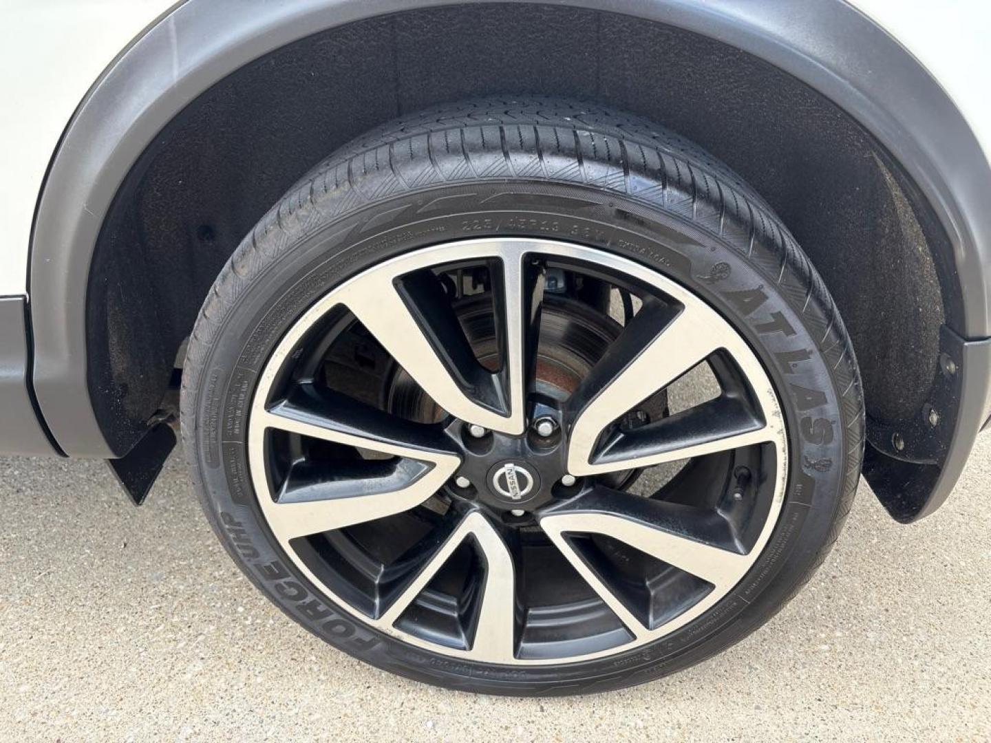 2017 WHITE NISSAN ROGUE SPORT S (JN1BJ1CR4HW) with an 2.0L engine, Continuously Variable transmission, located at 503 First Street, Canonsburg, PA, 15317, (724) 745-0566, 40.266006, -80.178413 - Photo#9