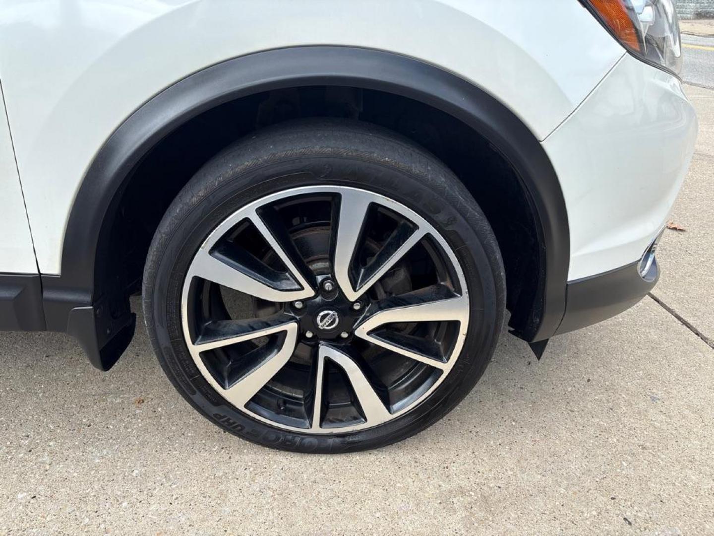 2017 WHITE NISSAN ROGUE SPORT S (JN1BJ1CR4HW) with an 2.0L engine, Continuously Variable transmission, located at 503 First Street, Canonsburg, PA, 15317, (724) 745-0566, 40.266006, -80.178413 - Photo#11