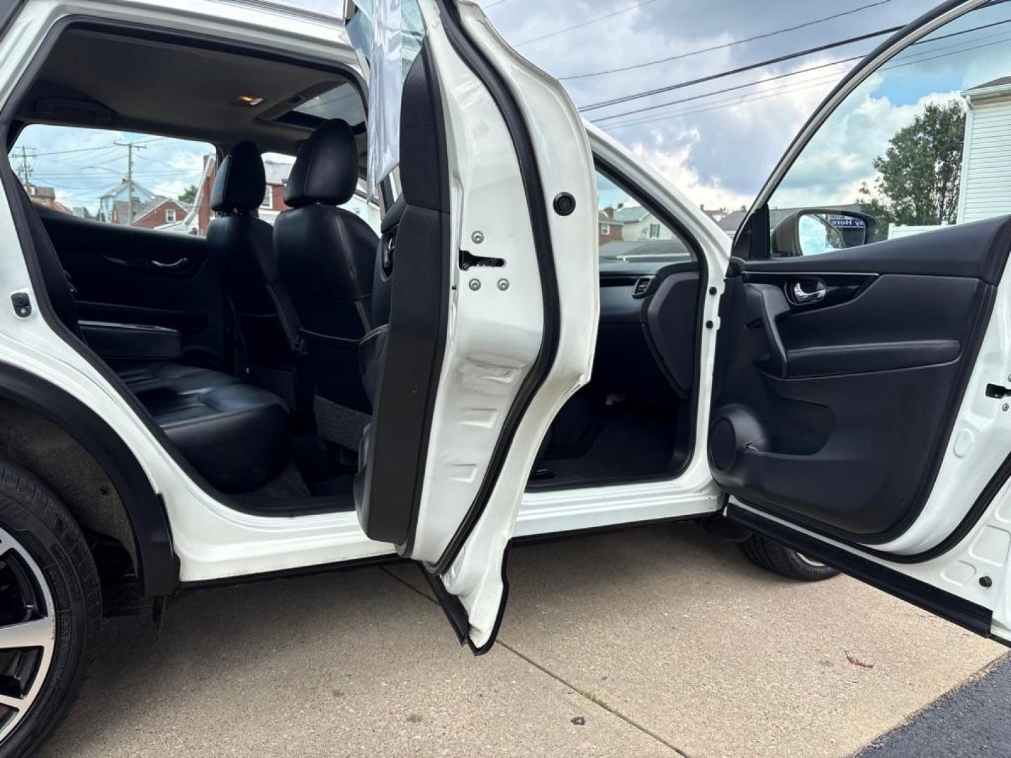 2017 WHITE NISSAN ROGUE SPORT S (JN1BJ1CR4HW) with an 2.0L engine, Continuously Variable transmission, located at 503 First Street, Canonsburg, PA, 15317, (724) 745-0566, 40.266006, -80.178413 - Photo#15