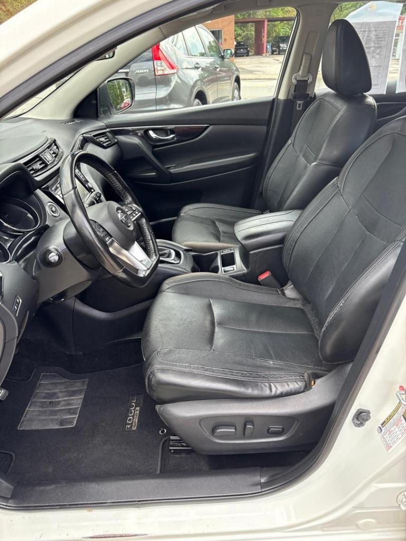 2017 WHITE NISSAN ROGUE SPORT S (JN1BJ1CR4HW) with an 2.0L engine, Continuously Variable transmission, located at 503 First Street, Canonsburg, PA, 15317, (724) 745-0566, 40.266006, -80.178413 - Photo#18