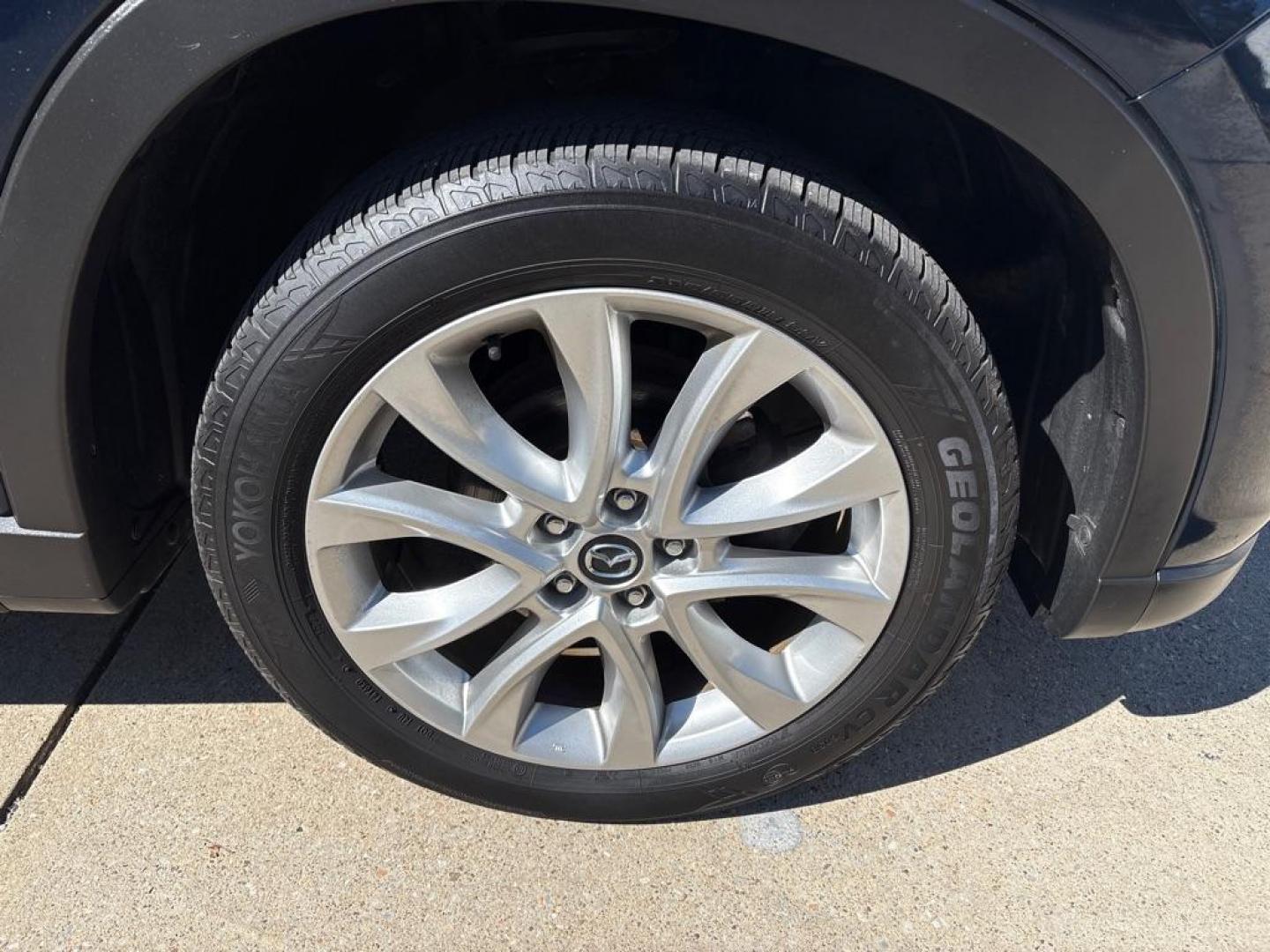 2015 BLUE MAZDA CX-5 GT (JM3KE4DY4F0) with an 2.5L engine, Automatic transmission, located at 503 First Street, Canonsburg, PA, 15317, (724) 745-0566, 40.266006, -80.178413 - Photo#11