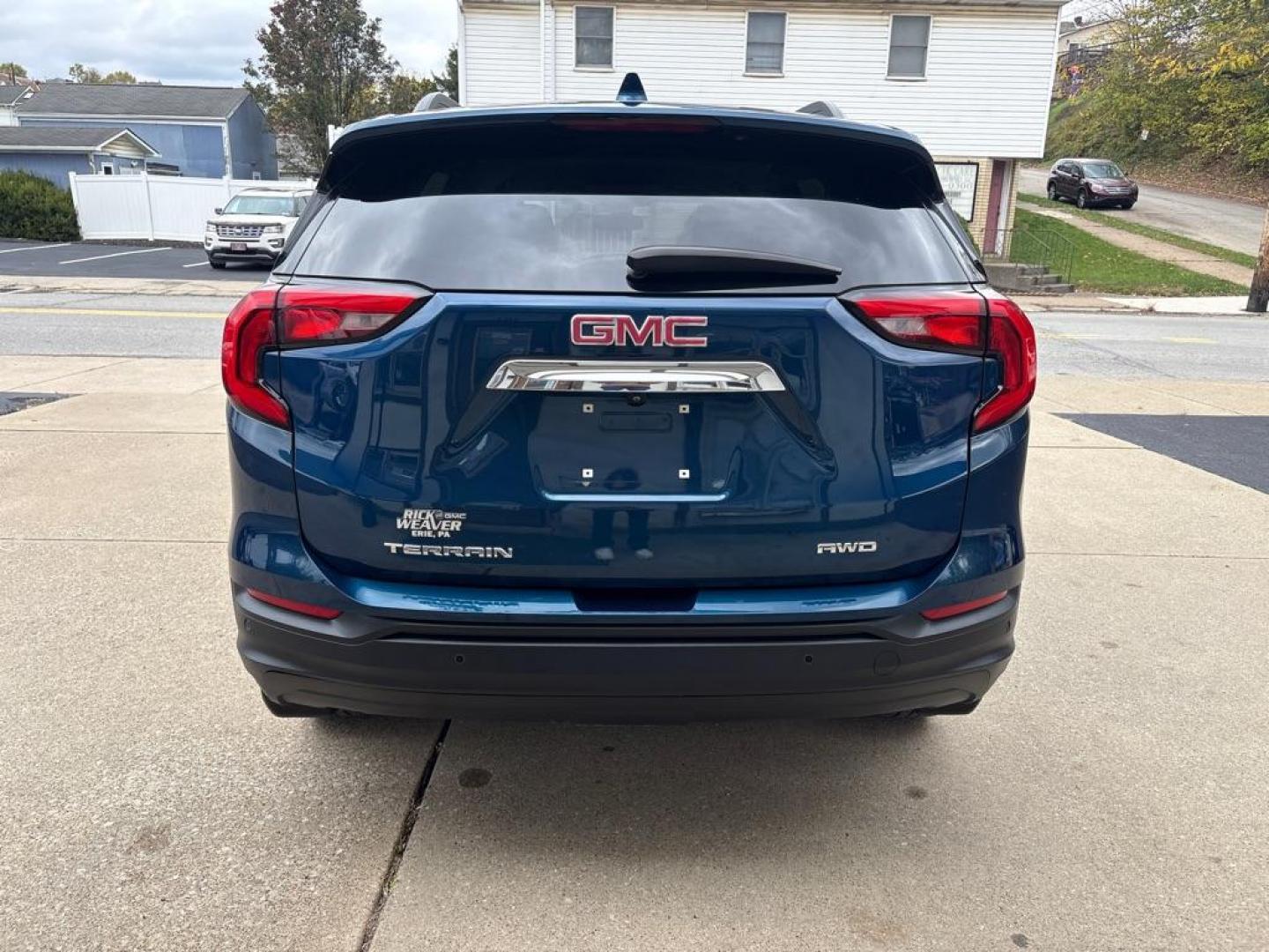 2020 BLUE GMC TERRAIN SLE (3GKALTEV2LL) with an 1.5L engine, Automatic transmission, located at 503 First Street, Canonsburg, PA, 15317, (724) 745-0566, 40.266006, -80.178413 - CARFAX AVAILABLE! REAR VIEW CAMERA, LANE KEEP ASSIST W/ LANE DEPARTURE WARNING, ONSTAR, GMC INFOTAINMENT SYSTEM W/ 7'' COLOR TOUCHSCREEN, BLUETOOTH, VOICE COMMAND, ANDROID AUTO and APPLE CARPLAY, USB CHARGING, AUX PORT, KEYLESS/REMOTE OPEN, REMOTE START, DUAL ZONE CLIMATE CONTROL, ROOF RACK, SIRI - Photo#3