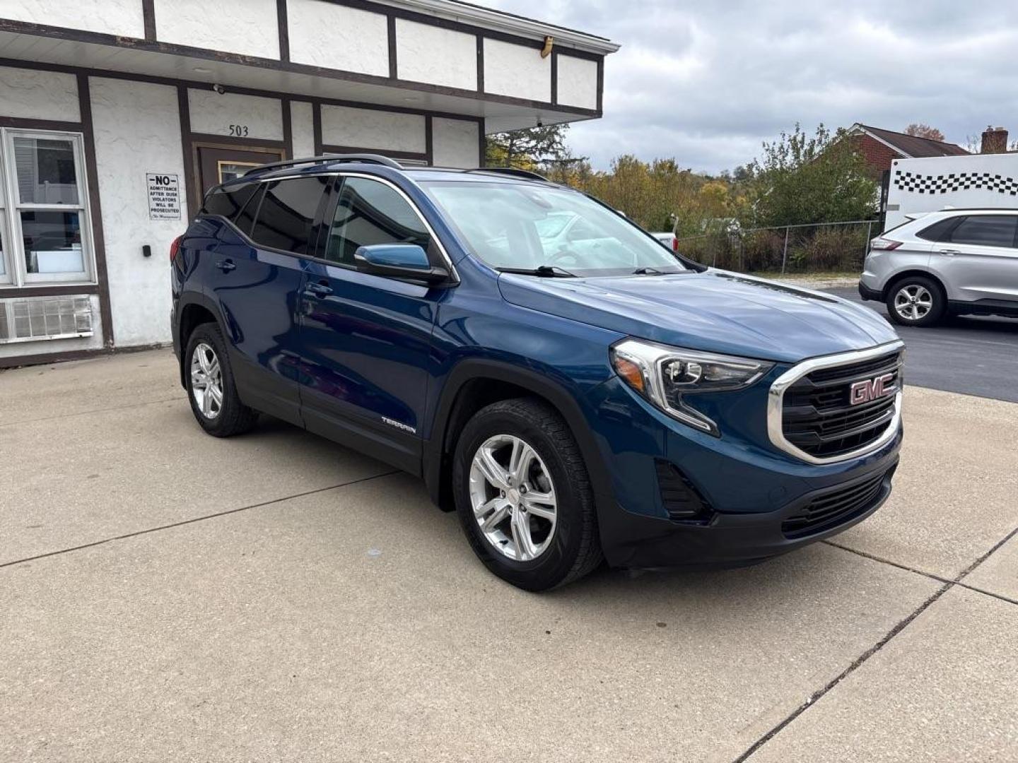 2020 BLUE GMC TERRAIN SLE (3GKALTEV2LL) with an 1.5L engine, Automatic transmission, located at 503 First Street, Canonsburg, PA, 15317, (724) 745-0566, 40.266006, -80.178413 - CARFAX AVAILABLE! REAR VIEW CAMERA, LANE KEEP ASSIST W/ LANE DEPARTURE WARNING, ONSTAR, GMC INFOTAINMENT SYSTEM W/ 7'' COLOR TOUCHSCREEN, BLUETOOTH, VOICE COMMAND, ANDROID AUTO and APPLE CARPLAY, USB CHARGING, AUX PORT, KEYLESS/REMOTE OPEN, REMOTE START, DUAL ZONE CLIMATE CONTROL, ROOF RACK, SIRI - Photo#6
