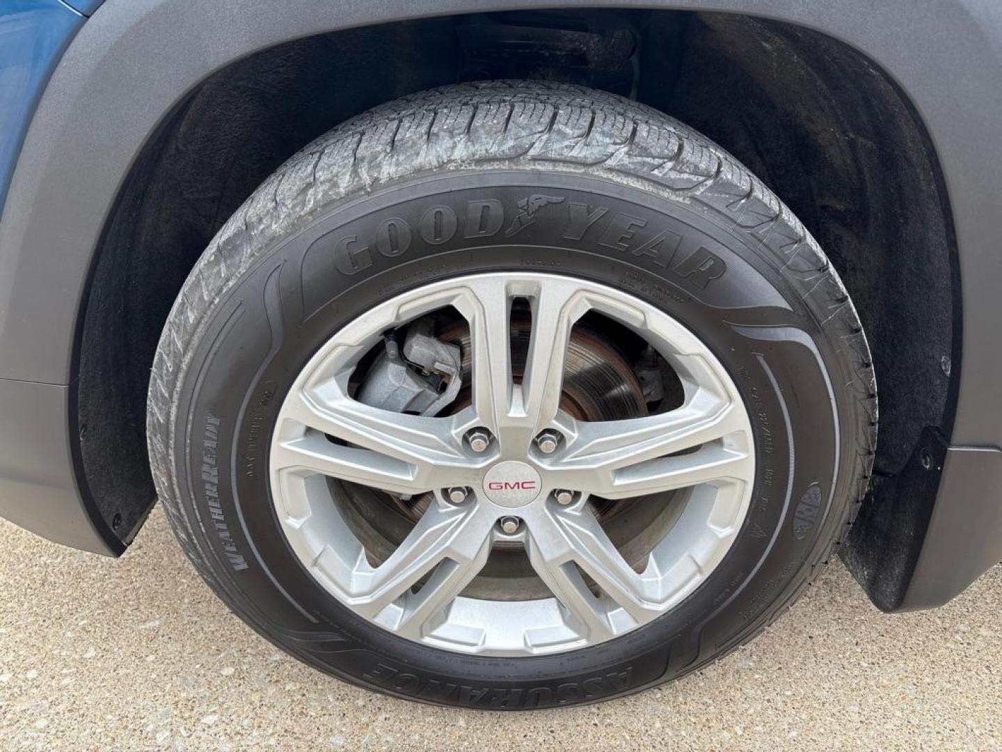 2020 BLUE GMC TERRAIN SLE (3GKALTEV2LL) with an 1.5L engine, Automatic transmission, located at 503 First Street, Canonsburg, PA, 15317, (724) 745-0566, 40.266006, -80.178413 - CARFAX AVAILABLE! REAR VIEW CAMERA, LANE KEEP ASSIST W/ LANE DEPARTURE WARNING, ONSTAR, GMC INFOTAINMENT SYSTEM W/ 7'' COLOR TOUCHSCREEN, BLUETOOTH, VOICE COMMAND, ANDROID AUTO and APPLE CARPLAY, USB CHARGING, AUX PORT, KEYLESS/REMOTE OPEN, REMOTE START, DUAL ZONE CLIMATE CONTROL, ROOF RACK, SIRI - Photo#8