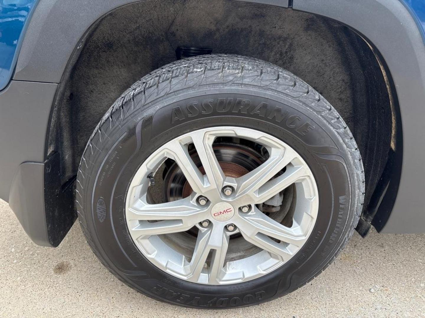 2020 BLUE GMC TERRAIN SLE (3GKALTEV2LL) with an 1.5L engine, Automatic transmission, located at 503 First Street, Canonsburg, PA, 15317, (724) 745-0566, 40.266006, -80.178413 - CARFAX AVAILABLE! REAR VIEW CAMERA, LANE KEEP ASSIST W/ LANE DEPARTURE WARNING, ONSTAR, GMC INFOTAINMENT SYSTEM W/ 7'' COLOR TOUCHSCREEN, BLUETOOTH, VOICE COMMAND, ANDROID AUTO and APPLE CARPLAY, USB CHARGING, AUX PORT, KEYLESS/REMOTE OPEN, REMOTE START, DUAL ZONE CLIMATE CONTROL, ROOF RACK, SIRI - Photo#10