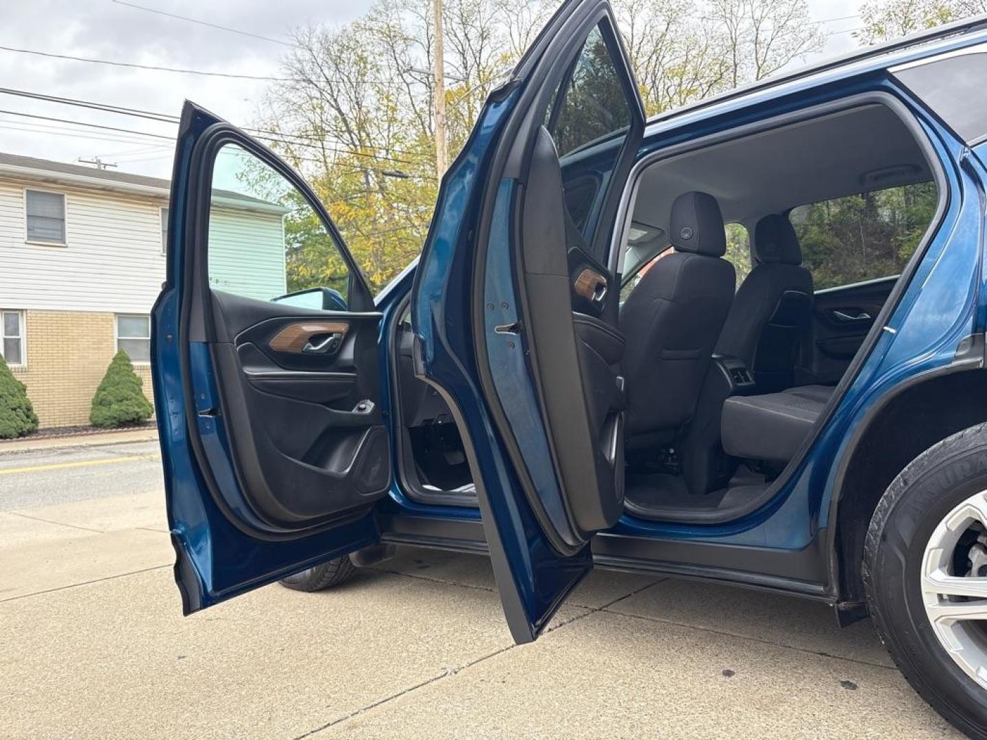 2020 BLUE GMC TERRAIN SLE (3GKALTEV2LL) with an 1.5L engine, Automatic transmission, located at 503 First Street, Canonsburg, PA, 15317, (724) 745-0566, 40.266006, -80.178413 - CARFAX AVAILABLE! REAR VIEW CAMERA, LANE KEEP ASSIST W/ LANE DEPARTURE WARNING, ONSTAR, GMC INFOTAINMENT SYSTEM W/ 7'' COLOR TOUCHSCREEN, BLUETOOTH, VOICE COMMAND, ANDROID AUTO and APPLE CARPLAY, USB CHARGING, AUX PORT, KEYLESS/REMOTE OPEN, REMOTE START, DUAL ZONE CLIMATE CONTROL, ROOF RACK, SIRI - Photo#13