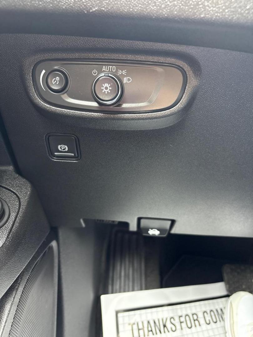 2020 BLUE GMC TERRAIN SLE (3GKALTEV2LL) with an 1.5L engine, Automatic transmission, located at 503 First Street, Canonsburg, PA, 15317, (724) 745-0566, 40.266006, -80.178413 - CARFAX AVAILABLE! REAR VIEW CAMERA, LANE KEEP ASSIST W/ LANE DEPARTURE WARNING, ONSTAR, GMC INFOTAINMENT SYSTEM W/ 7'' COLOR TOUCHSCREEN, BLUETOOTH, VOICE COMMAND, ANDROID AUTO and APPLE CARPLAY, USB CHARGING, AUX PORT, KEYLESS/REMOTE OPEN, REMOTE START, DUAL ZONE CLIMATE CONTROL, ROOF RACK, SIRI - Photo#29