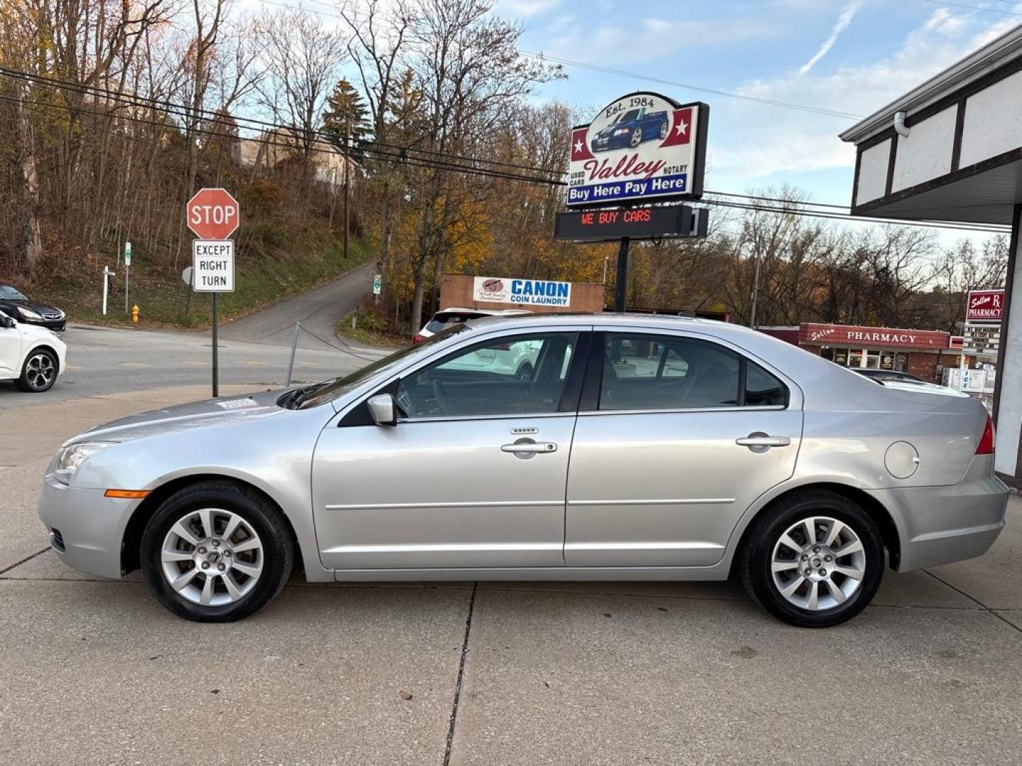 2009 SILVER MERCURY MILAN (3MEHM07Z19R) with an 2.3L engine, Automatic transmission, located at 503 First Street, Canonsburg, PA, 15317, (724) 745-0566, 40.266006, -80.178413 - Photo#1