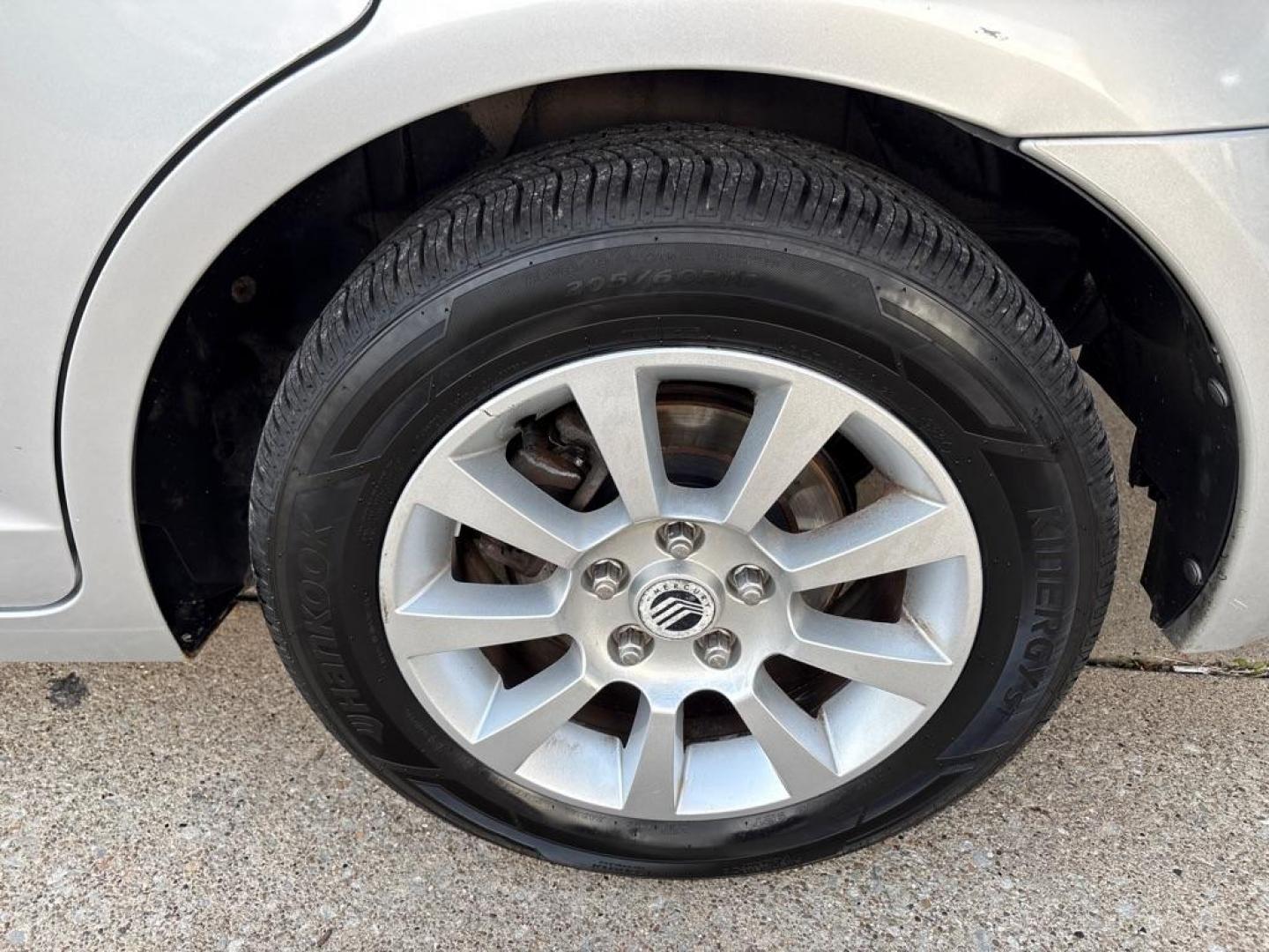 2009 SILVER MERCURY MILAN (3MEHM07Z19R) with an 2.3L engine, Automatic transmission, located at 503 First Street, Canonsburg, PA, 15317, (724) 745-0566, 40.266006, -80.178413 - Photo#9