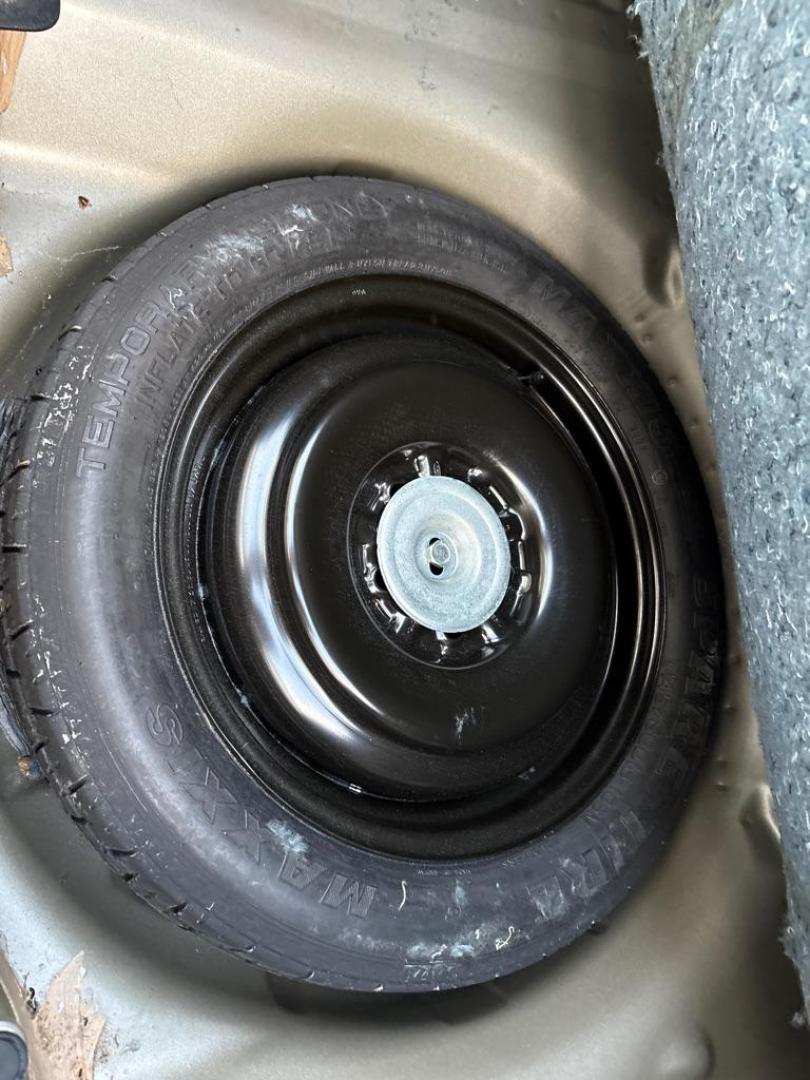 2009 SILVER MERCURY MILAN (3MEHM07Z19R) with an 2.3L engine, Automatic transmission, located at 503 First Street, Canonsburg, PA, 15317, (724) 745-0566, 40.266006, -80.178413 - Photo#14