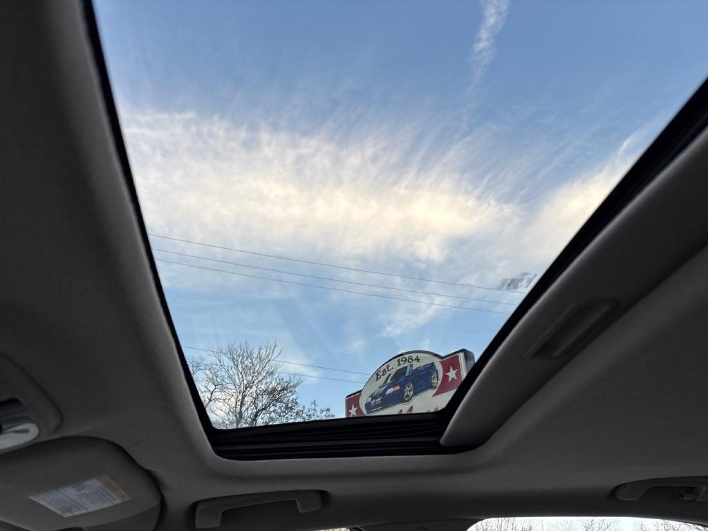 2009 SILVER MERCURY MILAN (3MEHM07Z19R) with an 2.3L engine, Automatic transmission, located at 503 First Street, Canonsburg, PA, 15317, (724) 745-0566, 40.266006, -80.178413 - Photo#20