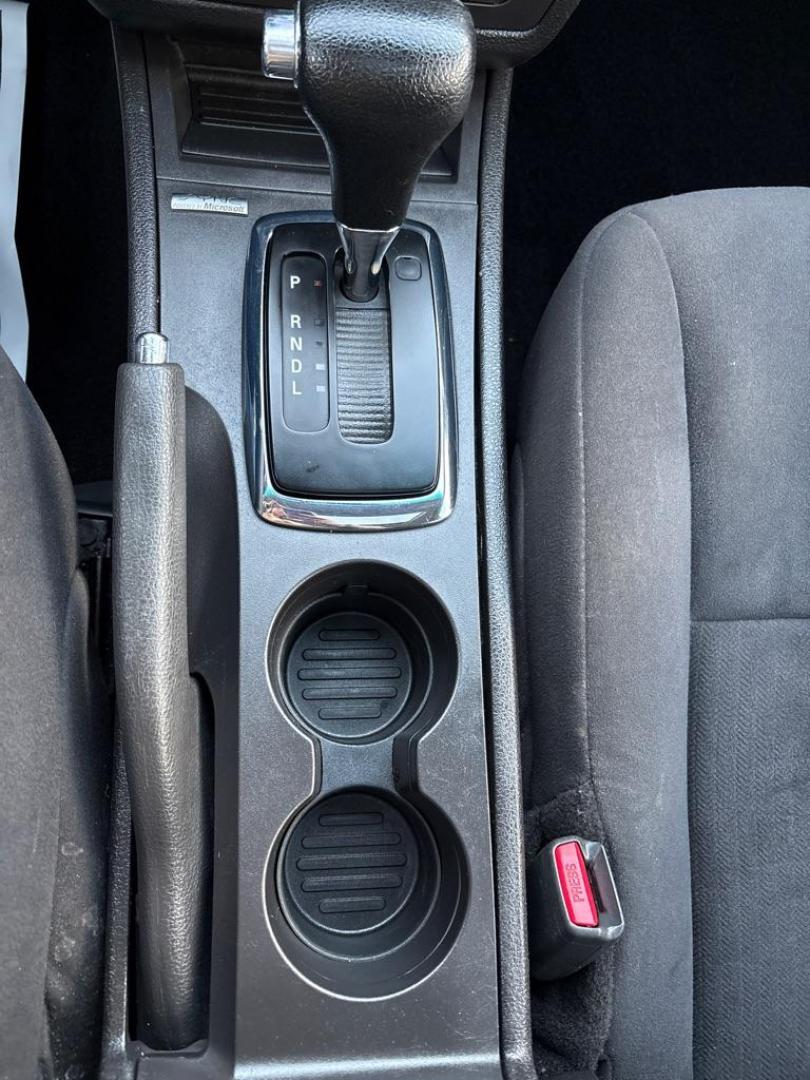 2009 SILVER MERCURY MILAN (3MEHM07Z19R) with an 2.3L engine, Automatic transmission, located at 503 First Street, Canonsburg, PA, 15317, (724) 745-0566, 40.266006, -80.178413 - Photo#28