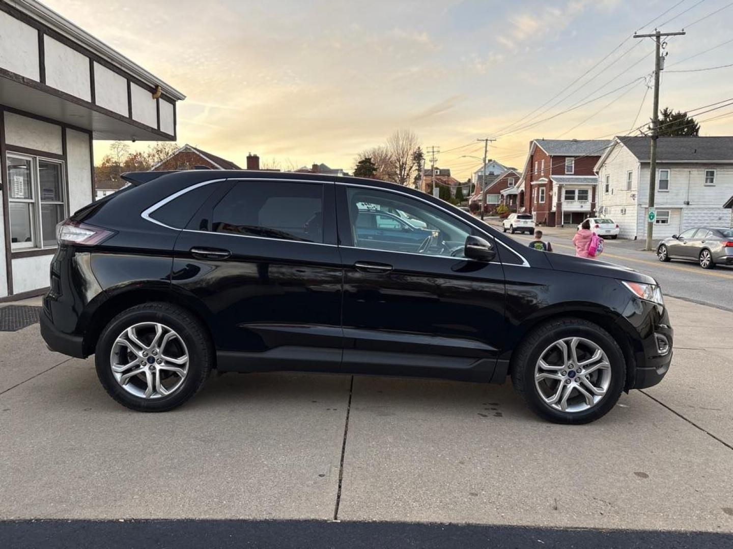 2016 BLACK FORD EDGE TITANIUM (2FMPK4K82GB) with an 3.5L engine, Automatic transmission, located at 503 First Street, Canonsburg, PA, 15317, (724) 745-0566, 40.266006, -80.178413 - Photo#5